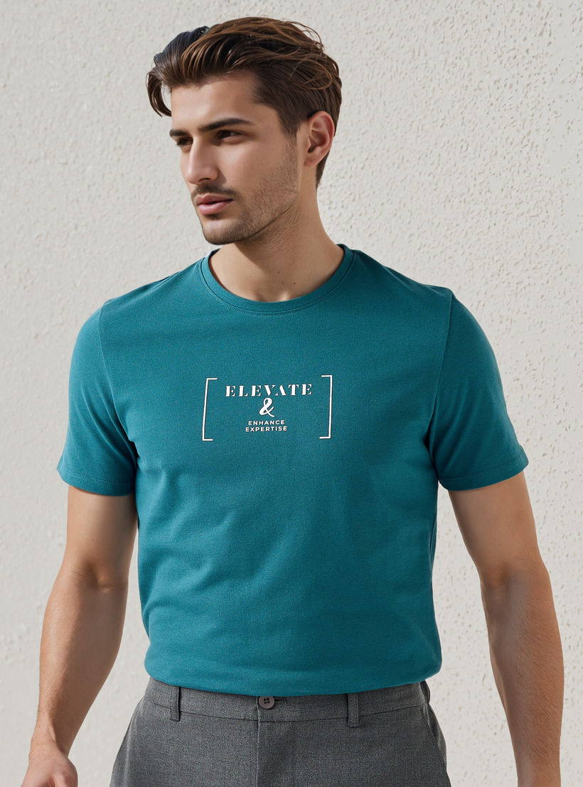 تيشيرت بقصة سليم وياقة ضيقة وأكمام قصيرة وطبعات للرجال من آيكونيك-men-clothing-tshirtsandpolos-tshirts-image-1