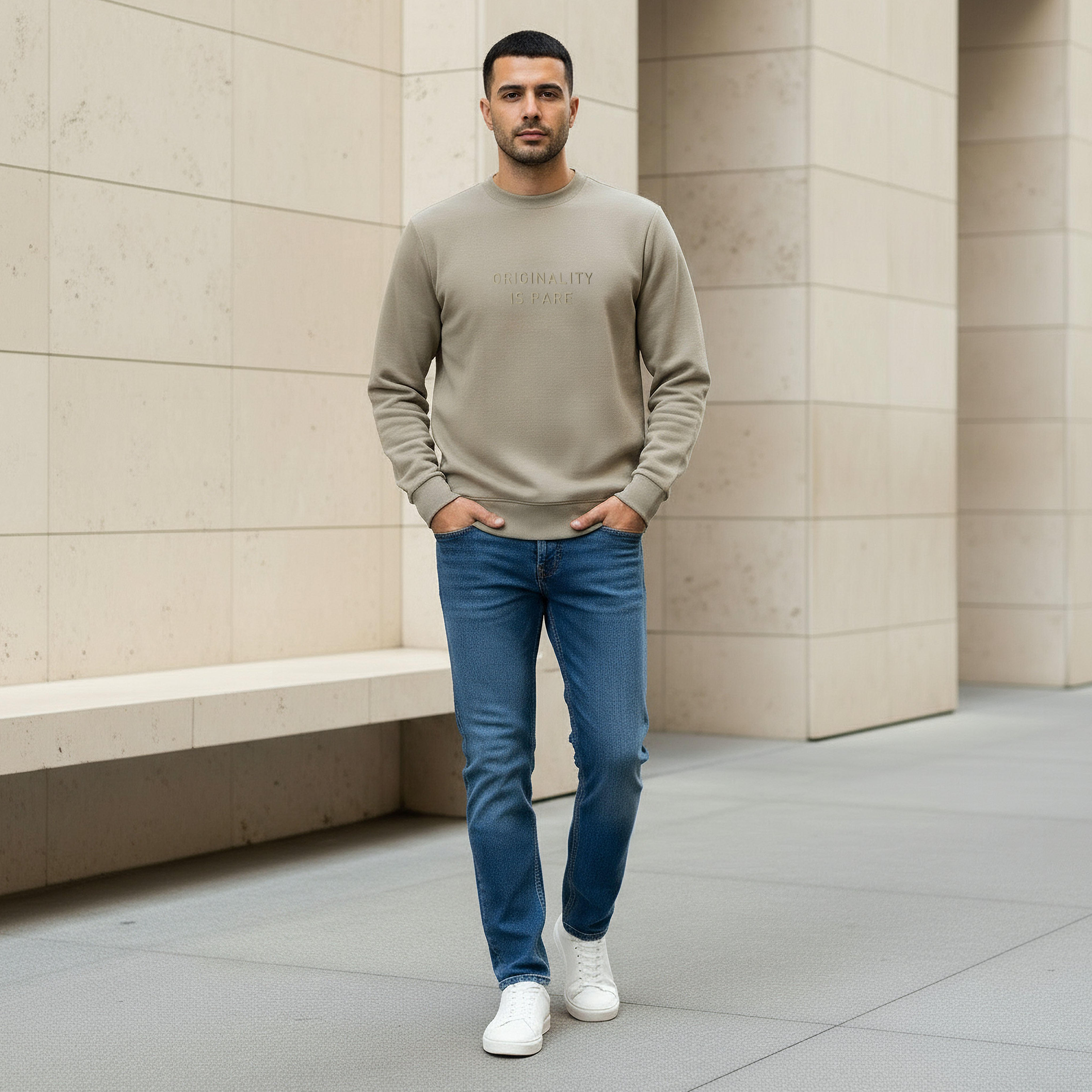 سويت شيرت بقصة عادية وتطريز شعار للرجال من آيكونيك-men-winterwear-hoodiesandsweatshirts-image-4