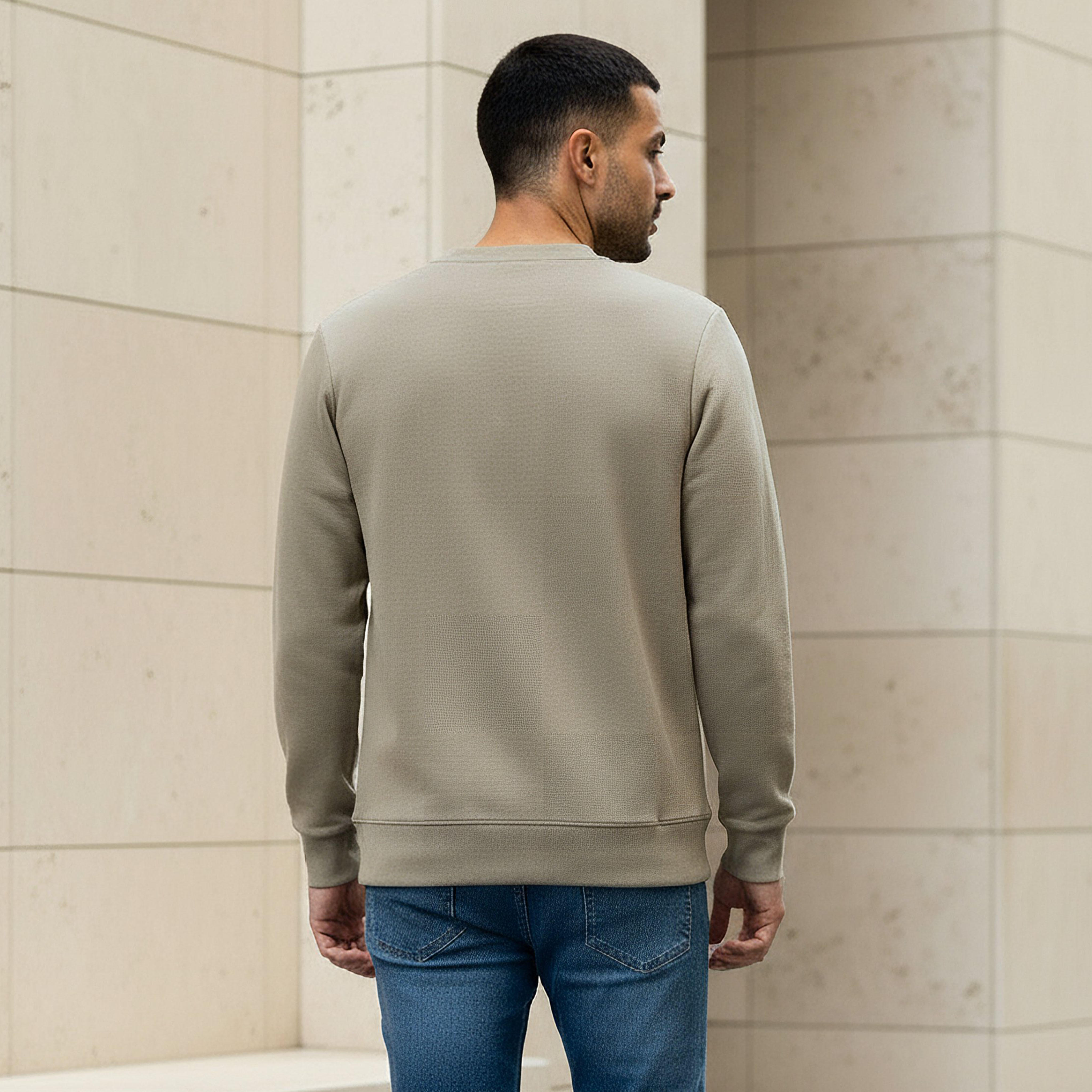 سويت شيرت بقصة عادية وتطريز شعار للرجال من آيكونيك-men-winterwear-hoodiesandsweatshirts-image-3