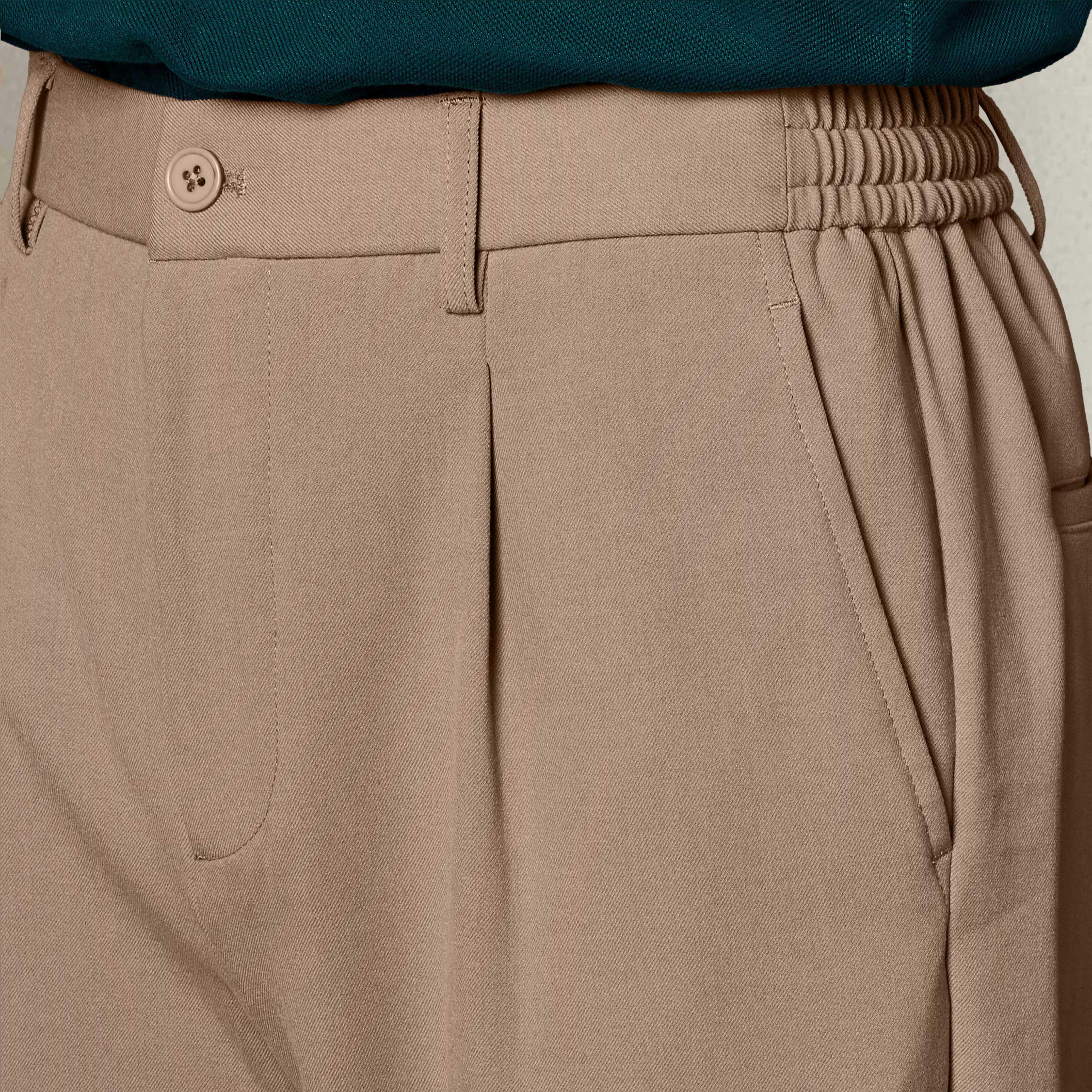 بنطلون بقصة عادية وكسرات للرجال من آيكونيك-men-clothing-bottoms-trousersandchinos-trousers-image-4