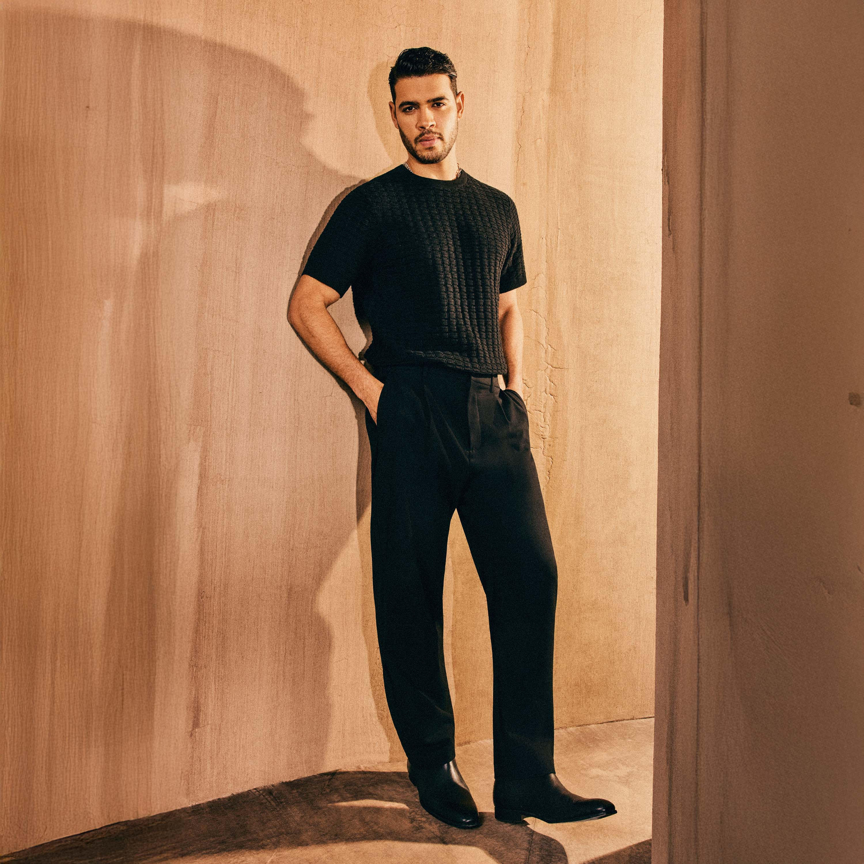 بنطلون بقصة عادية وكسرات للرجال من آيكونيك-men-clothing-bottoms-trousersandchinos-trousers-image-1