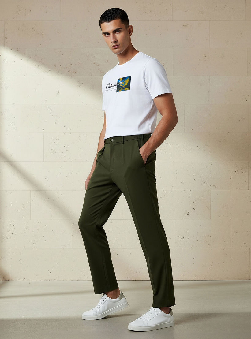 بنطلون بقصة عادية وكسرات للرجال من آيكونيك-men-clothing-bottoms-trousersandchinos-trousers-image-3