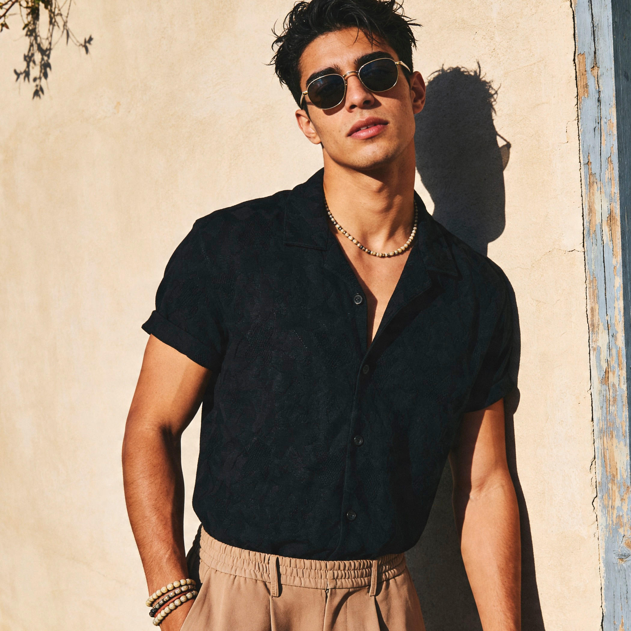 قميص بقصة عادية وياقة كامب وملمس بارز للرجال من آيكونيك-men-clothing-shirts-image-1