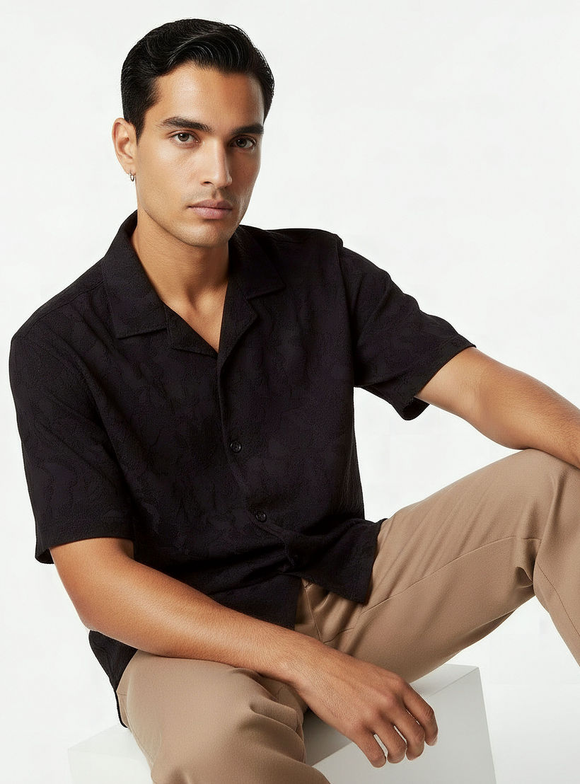 قميص بقصة عادية وياقة كامب وملمس بارز للرجال من آيكونيك-men-clothing-shirts-image-5