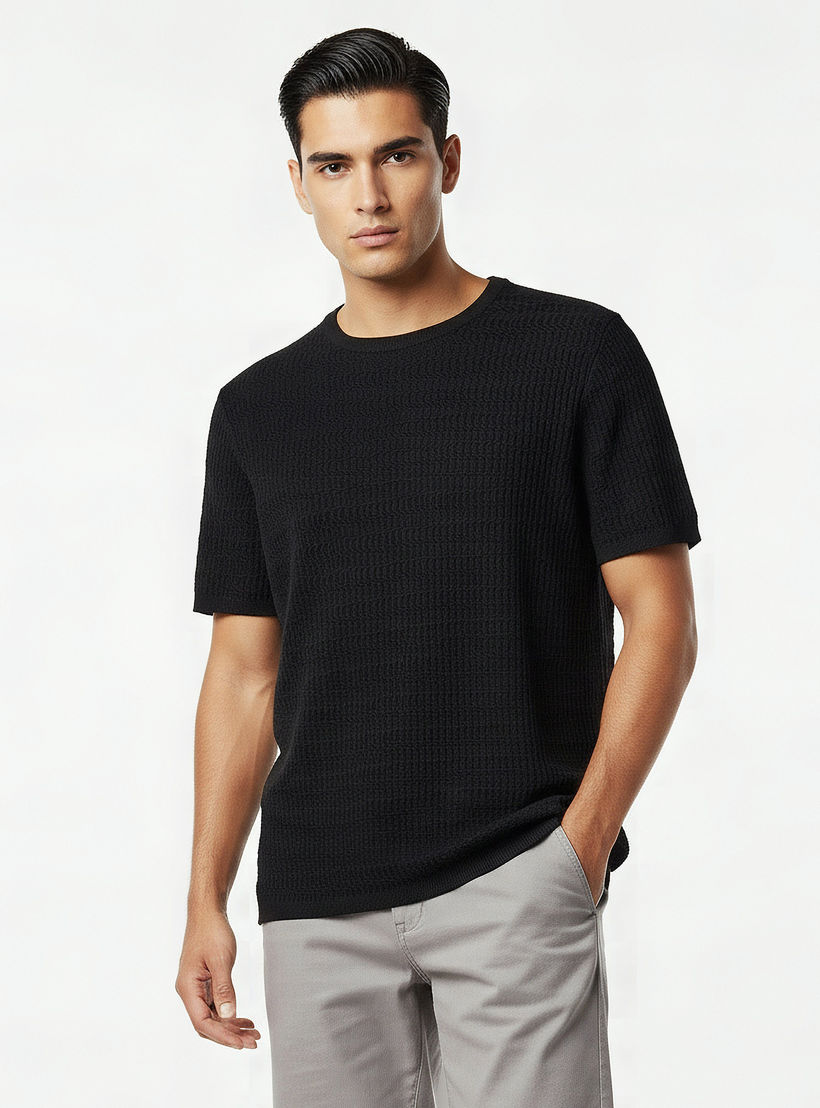 تيشيرت بقصة عادية وياقة ضيقة وأكمام قصيرة وملمس بارز للرجال من آيكونيك-men-clothing-tshirtsandpolos-tshirts-image-5