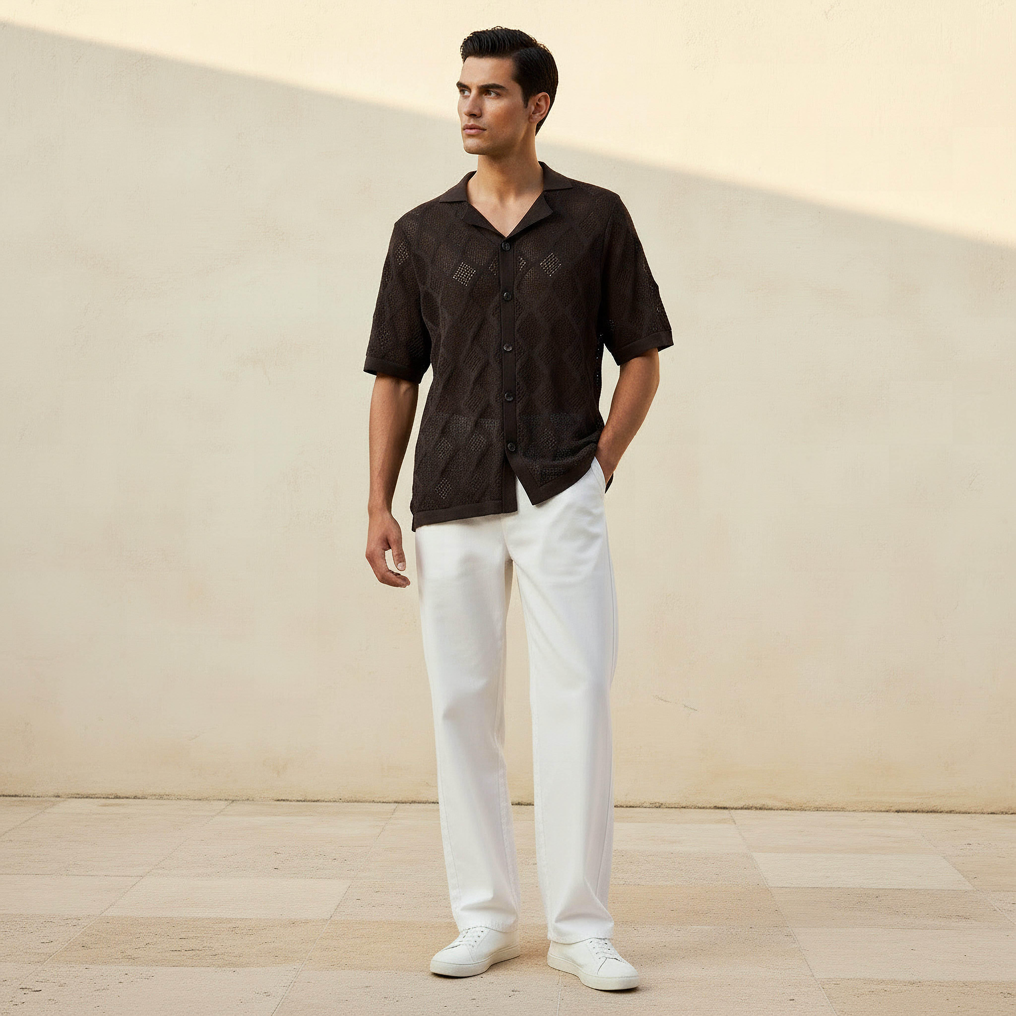 قميص بارز الملمس بقصة عادية وياقة عادية وأكمام قصيرة للرجال من آيكونك-men-clothing-shirts-image-2