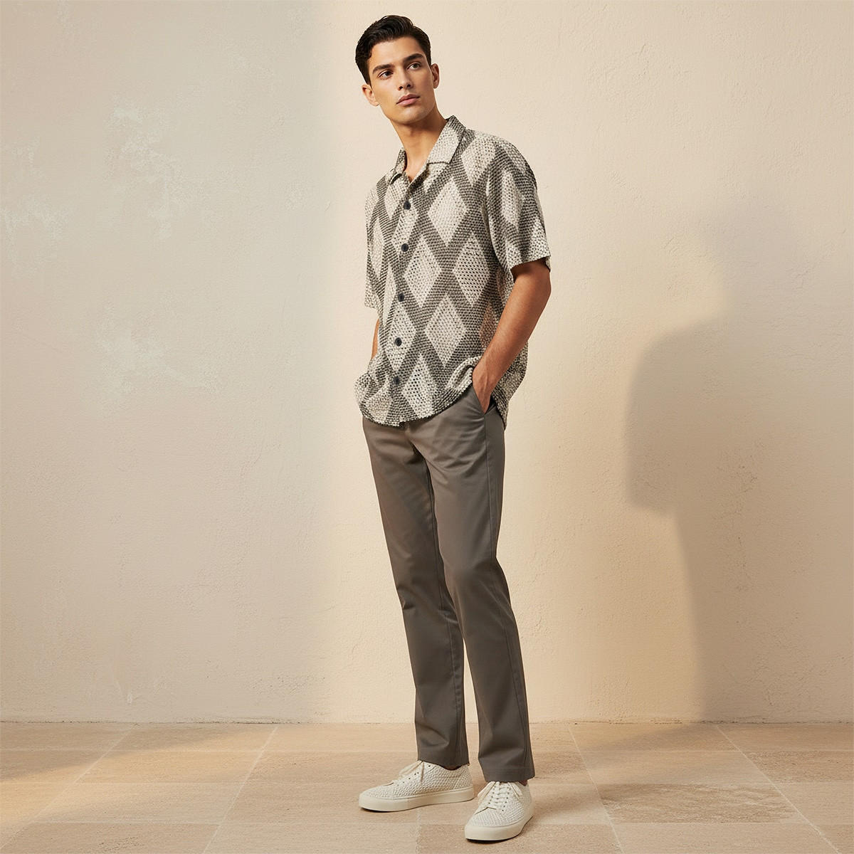 قميص بقصة عادية وياقة وملمس شبكي بارز وأكمام قصيرة من سبلاش آيكونيك-men-clothing-shirts-image-7