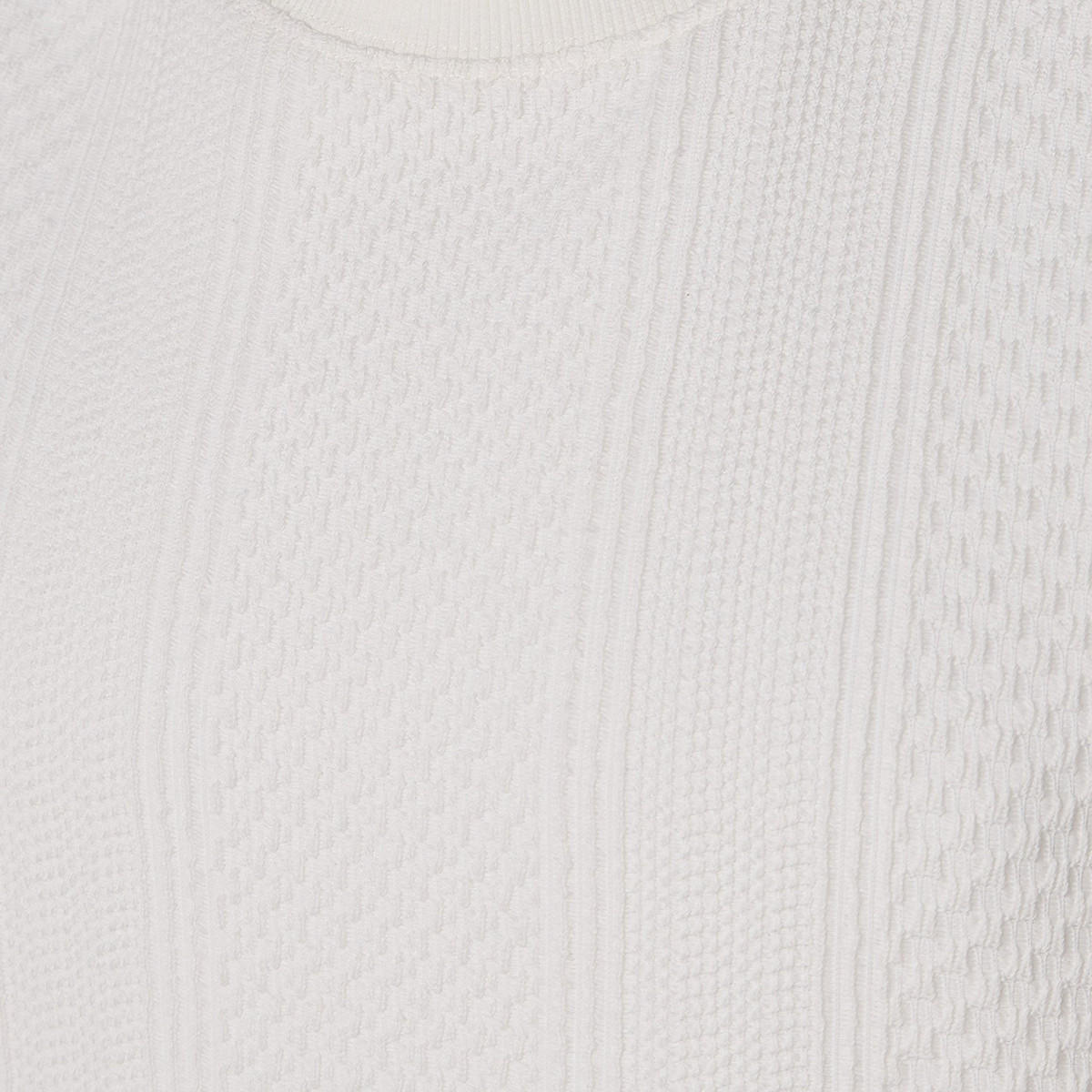 تيشيرت بارز الملمس بقصّة عادية وياقة ضيقة وأكمام قصيرة للرجال من آيكونيك-men-clothing-tshirtsandpolos-tshirts-image-2