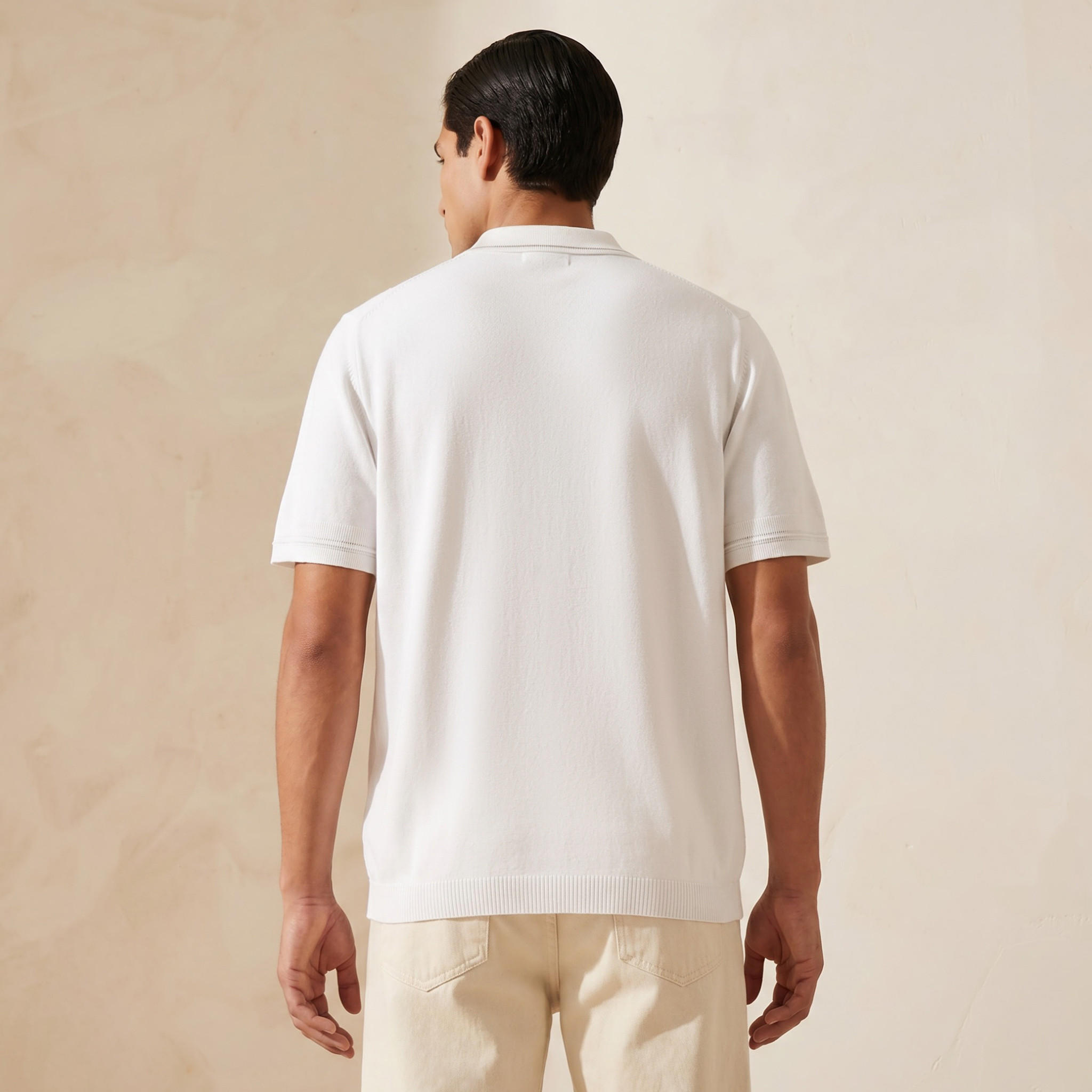 قميص بارز الملمس بقصة وياقة عادية وأكمام قصيرة من أيكونيك-men-clothing-shirts-image-4