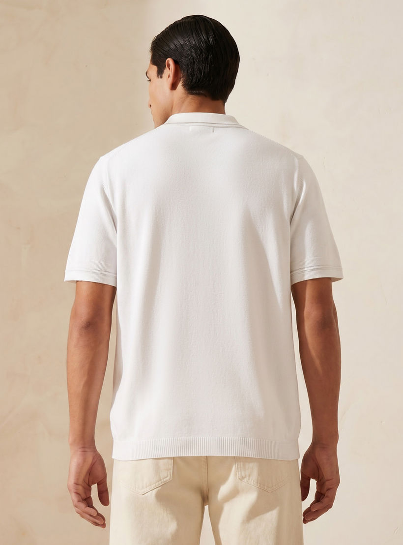 قميص بارز الملمس بقصة وياقة عادية وأكمام قصيرة من أيكونيك-men-clothing-shirts-image-4