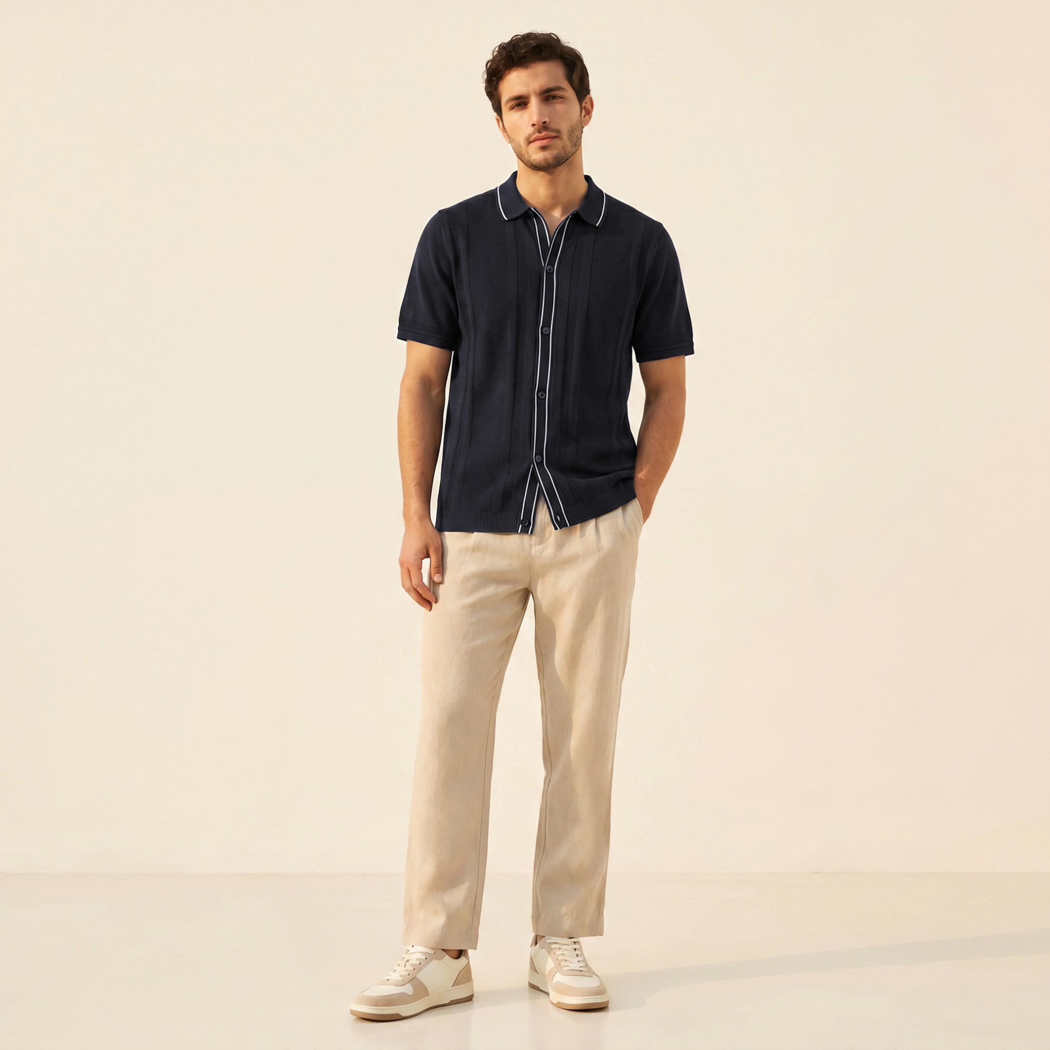 قميص بارز الملمس بقصة وياقة عادية وأكمام قصيرة من أيكونيك-men-clothing-shirts-image-3