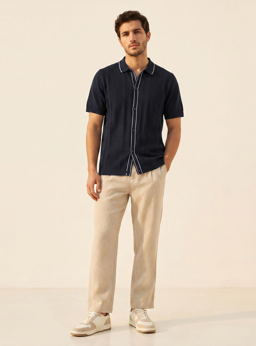 قميص بارز الملمس بقصة وياقة عادية وأكمام قصيرة من أيكونيك-men-clothing-shirts-image-3