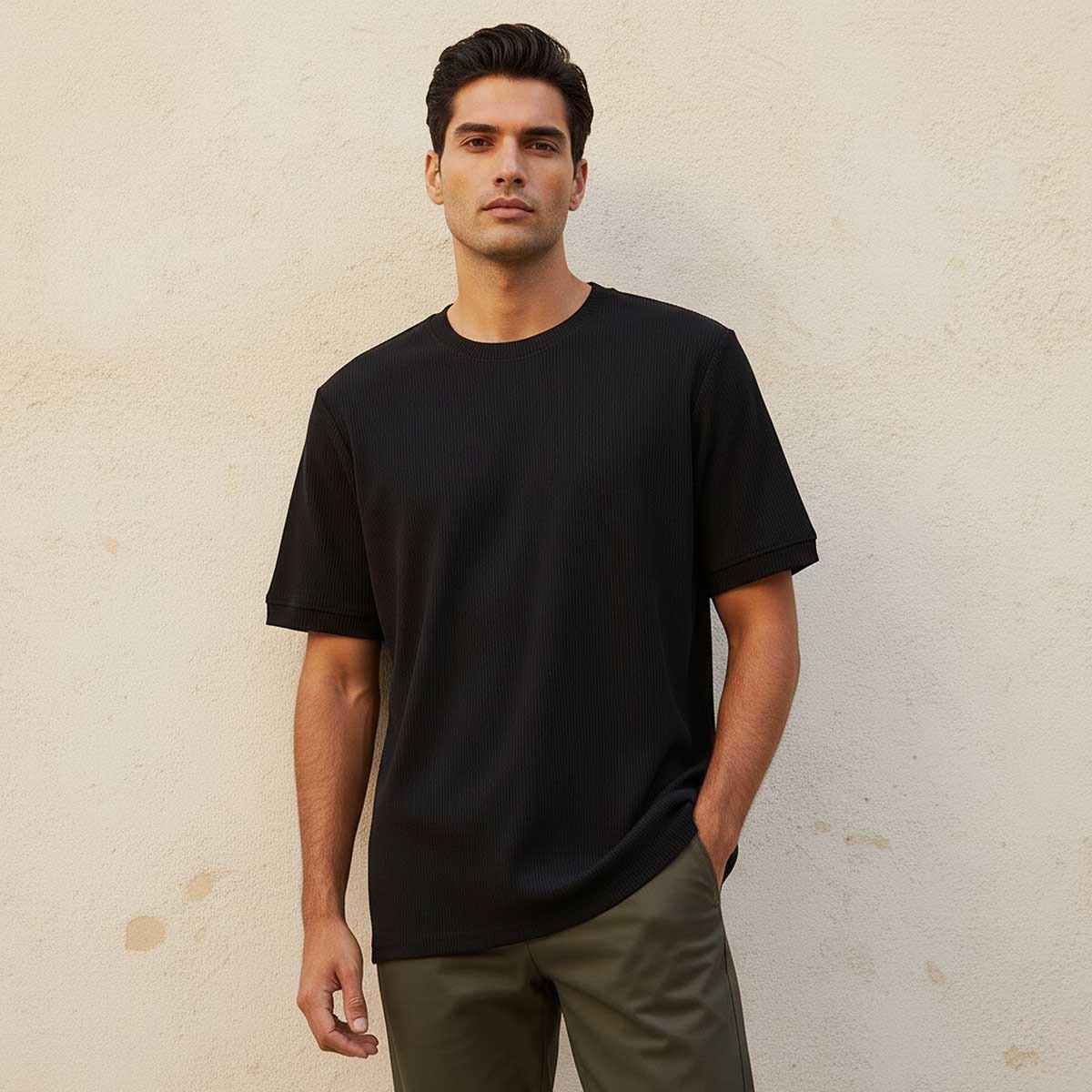 تيشيرت رجالي بارز الملمس بياقة ضيقة وأكمام قصيرة من آيكونيك-men-clothing-tshirtsandpolos-tshirts-image-1