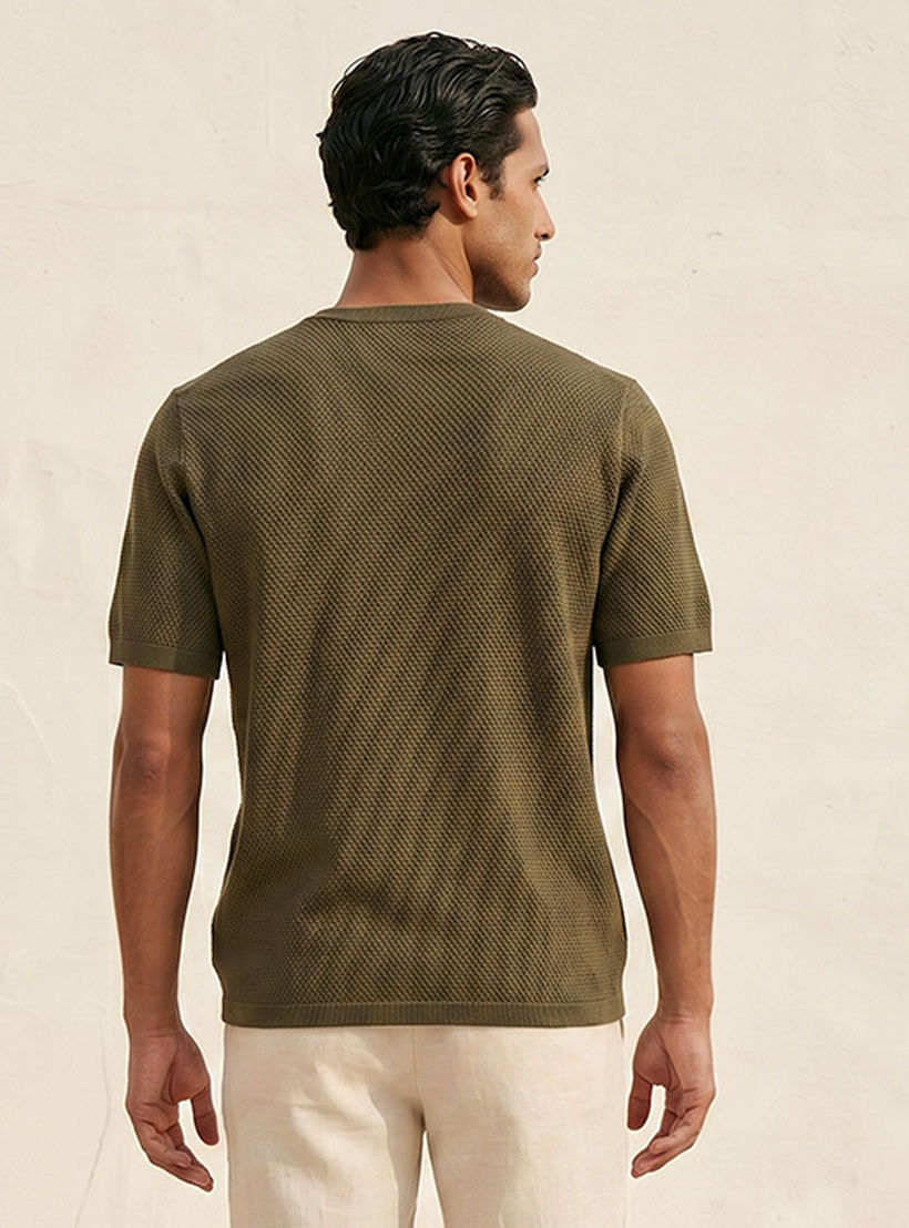 تيشيرت بياقة ضيقة وملمس بوبكورن بارز من سبلاش آيكونيك-men-clothing-tshirtsandpolos-tshirts-image-4