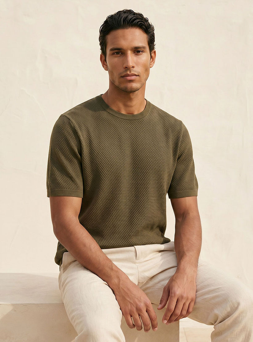 تيشيرت بياقة ضيقة وملمس بوبكورن بارز من سبلاش آيكونيك-men-clothing-tshirtsandpolos-tshirts-image-6