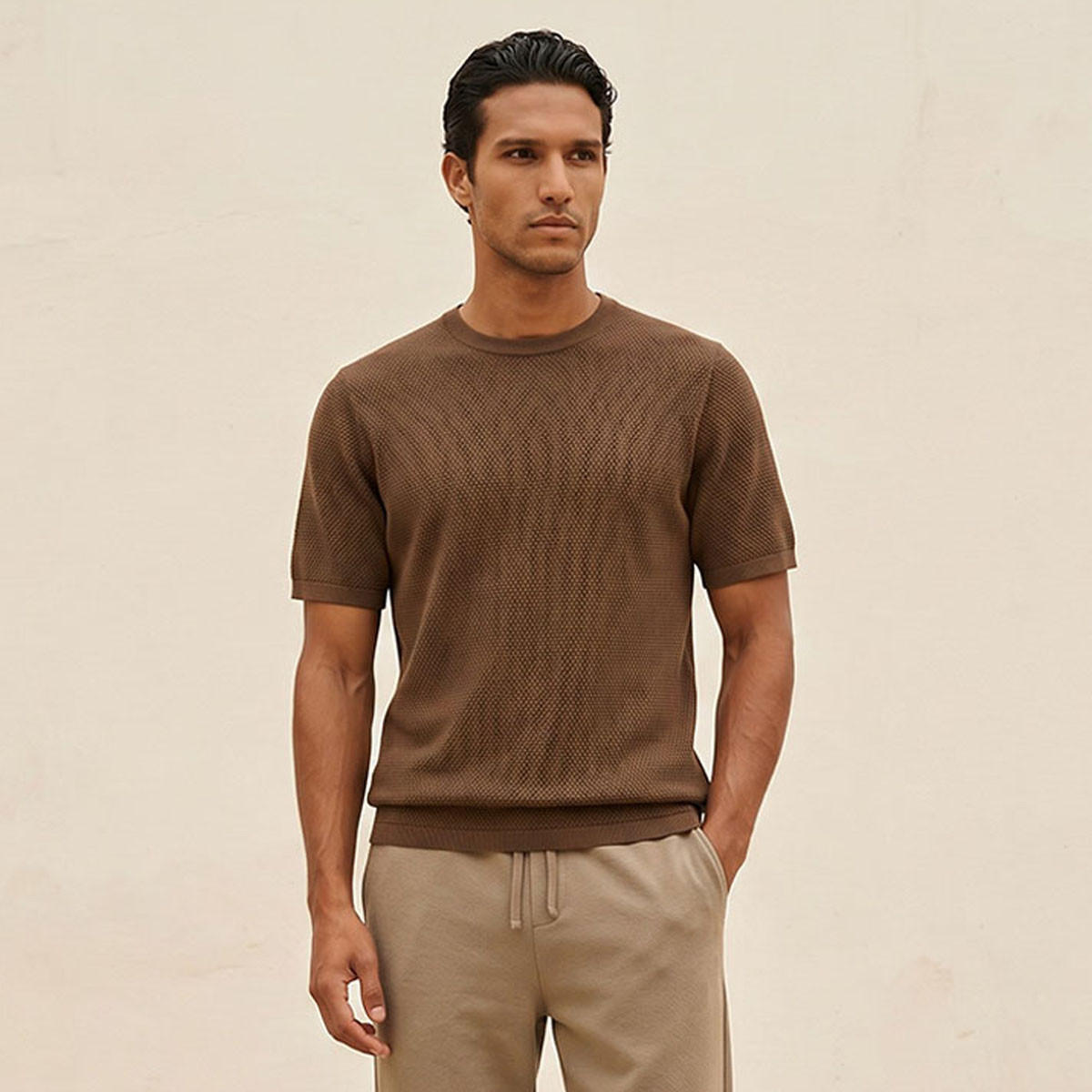 تيشيرت بياقة ضيقة وملمس بوبكورن بارز من سبلاش آيكونيك-men-clothing-tshirtsandpolos-tshirts-image-1