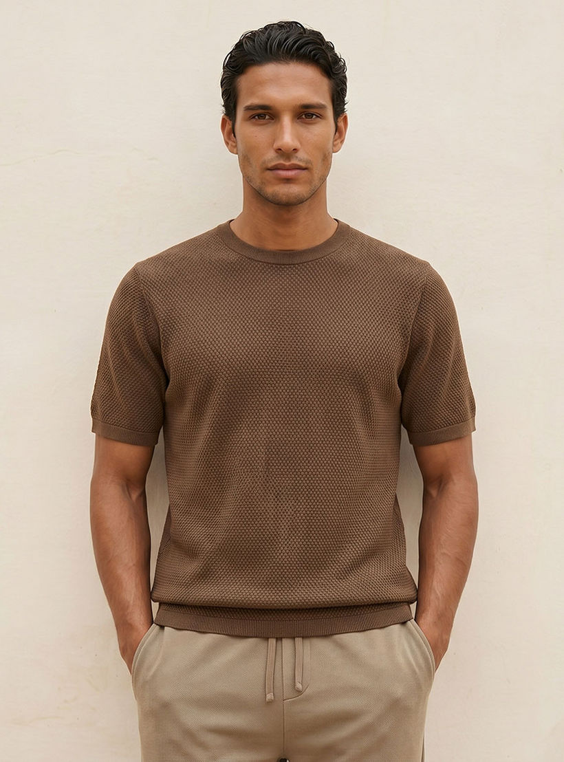 تيشيرت بياقة ضيقة وملمس بوبكورن بارز من سبلاش آيكونيك-men-clothing-tshirtsandpolos-tshirts-image-5