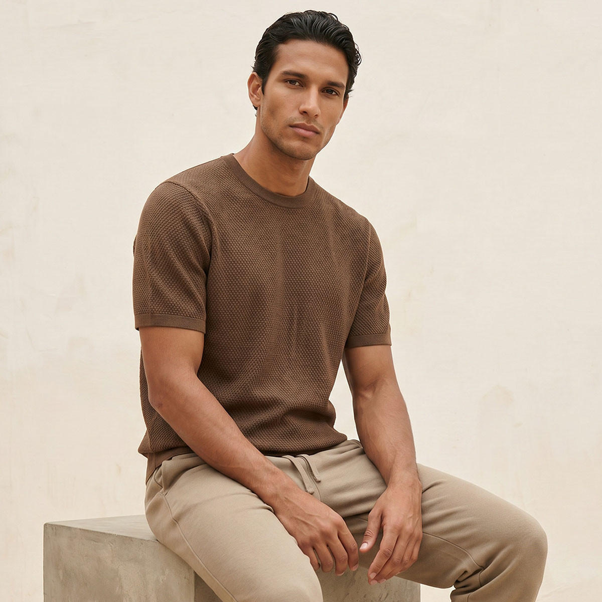 تيشيرت بياقة ضيقة وملمس بوبكورن بارز من سبلاش آيكونيك-men-clothing-tshirtsandpolos-tshirts-image-6