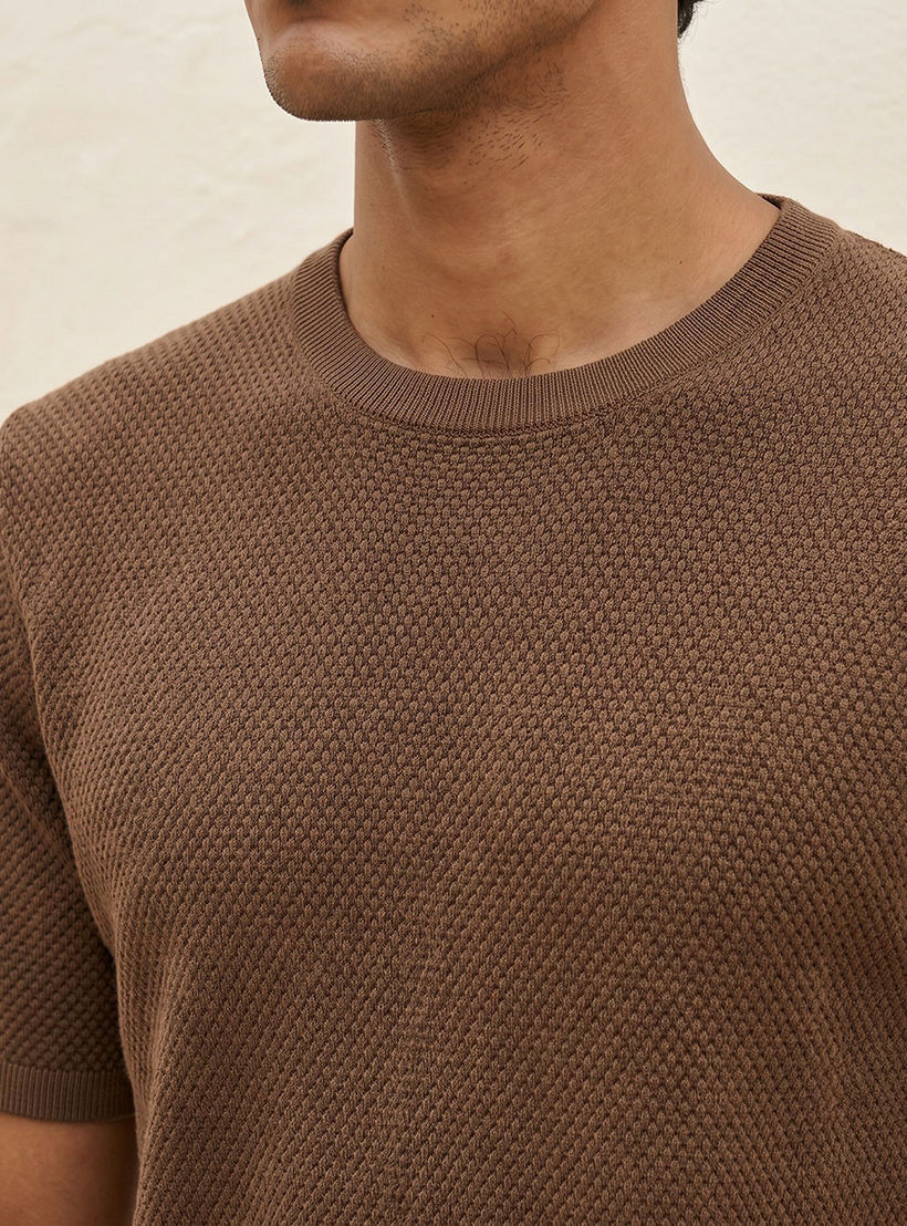 تيشيرت بياقة ضيقة وملمس بوبكورن بارز من سبلاش آيكونيك-men-clothing-tshirtsandpolos-tshirts-image-7