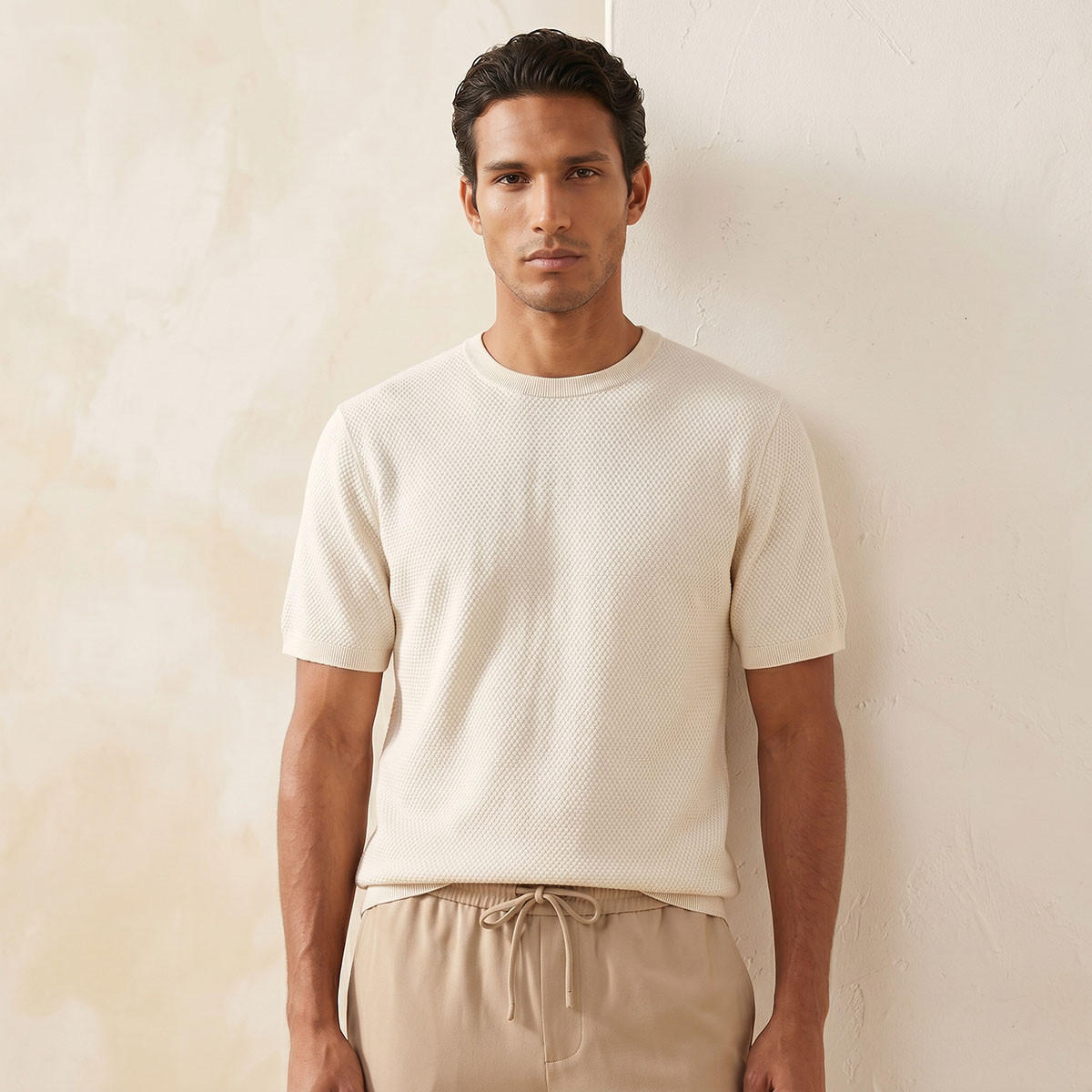 تيشيرت بياقة ضيقة وملمس بوبكورن بارز من سبلاش آيكونيك-men-clothing-tshirtsandpolos-tshirts-image-1