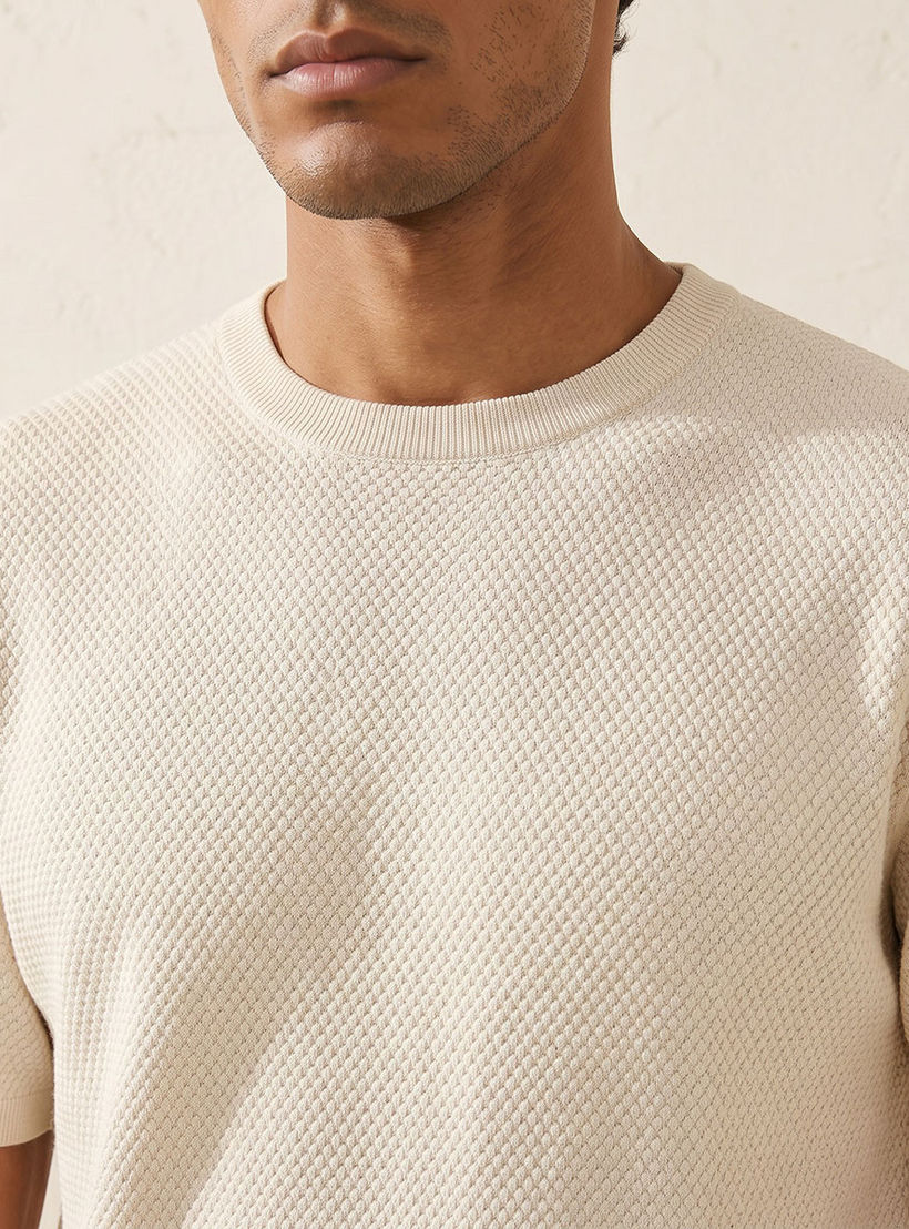 تيشيرت بياقة ضيقة وملمس بوبكورن بارز من سبلاش آيكونيك-men-clothing-tshirtsandpolos-tshirts-image-5