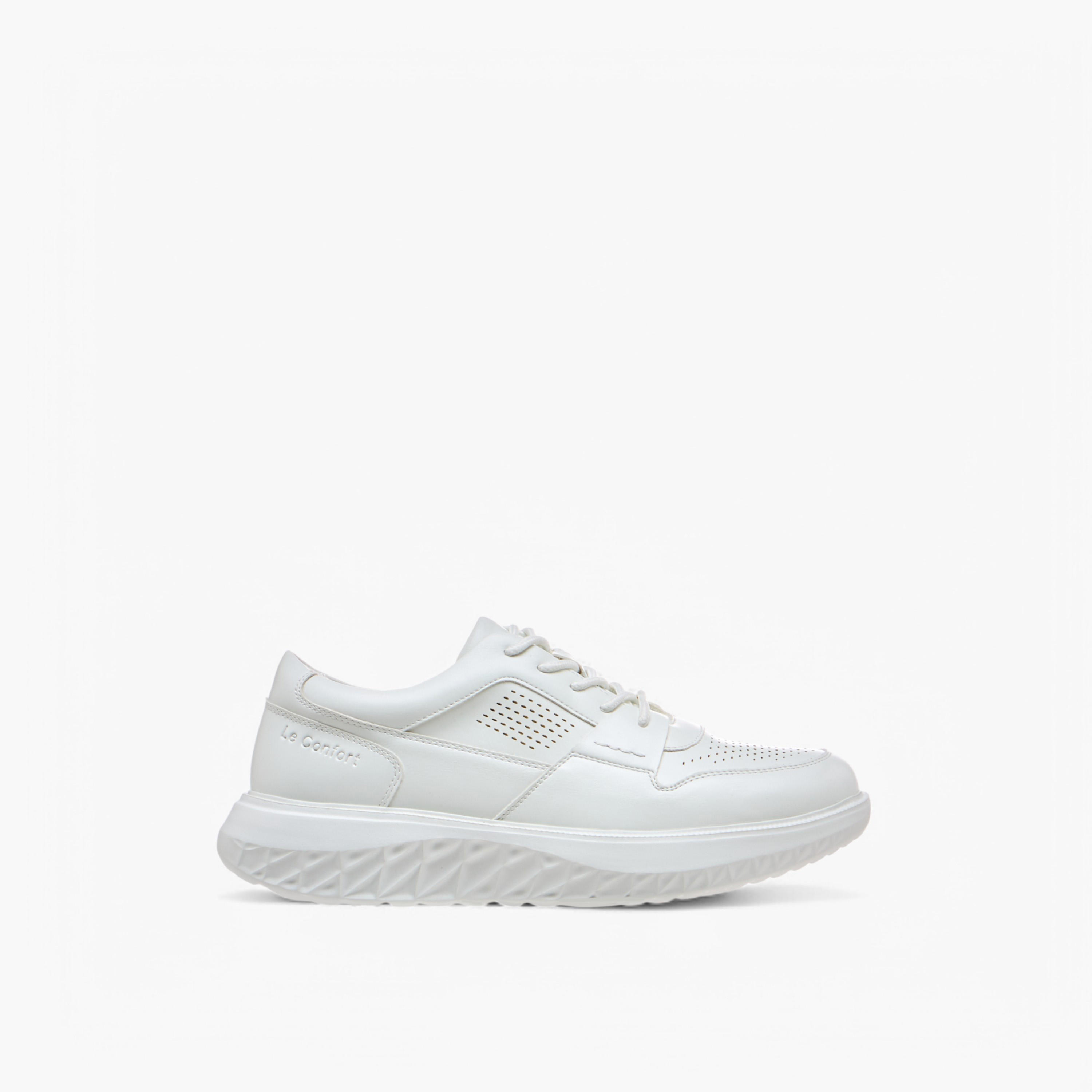 حذاء سنيكرز مريح مثقب برباط إغلاق من لو كونفورت-men-shoes-sneakers-image-3