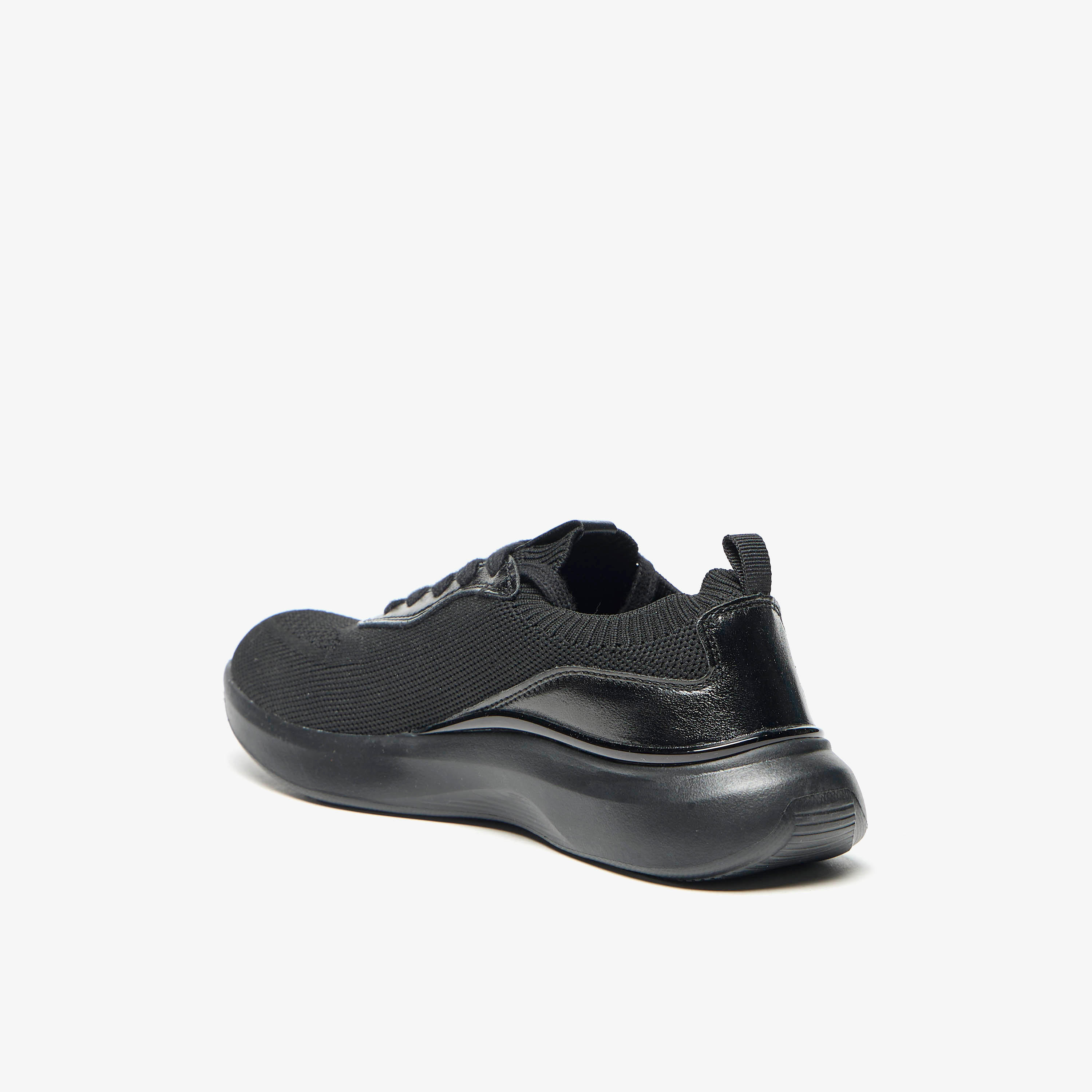 حذاء سنيكرز منخفض الكاحل بألواح ورباط إغلاق للنساء من سيليست-women-shoes-sneakers-image-7