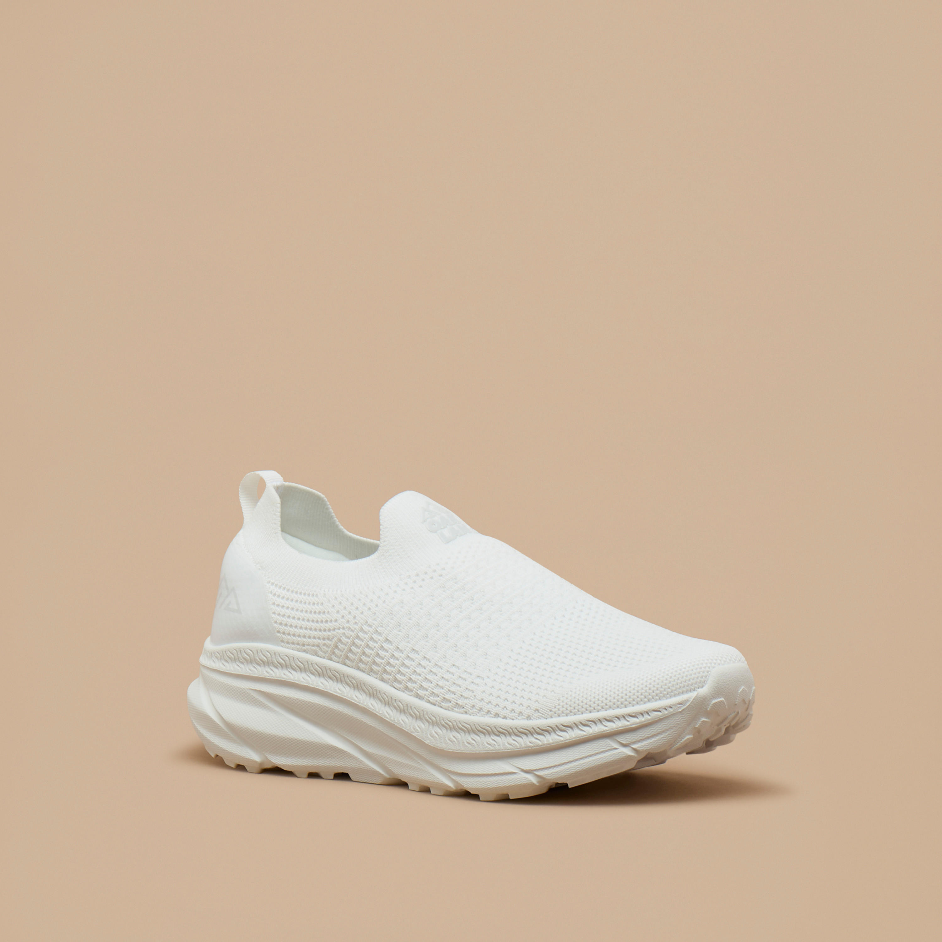 حذاء رياضي شبكي بارز الملمس سهل الارتداء من أوكلان من شو إكسبريس-sports-women-shoes-image-1