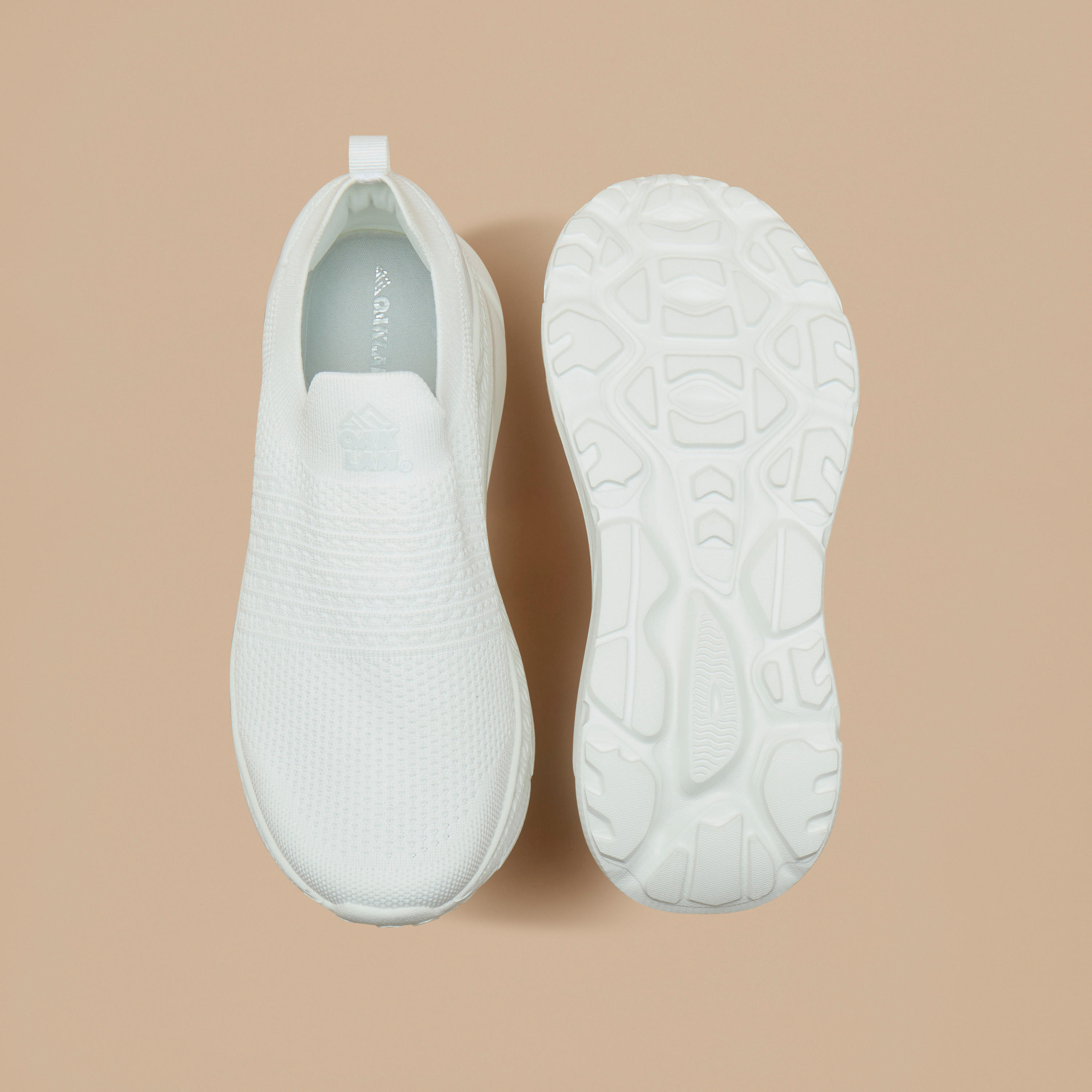 حذاء رياضي شبكي بارز الملمس سهل الارتداء من أوكلان من شو إكسبريس-sports-women-shoes-image-4