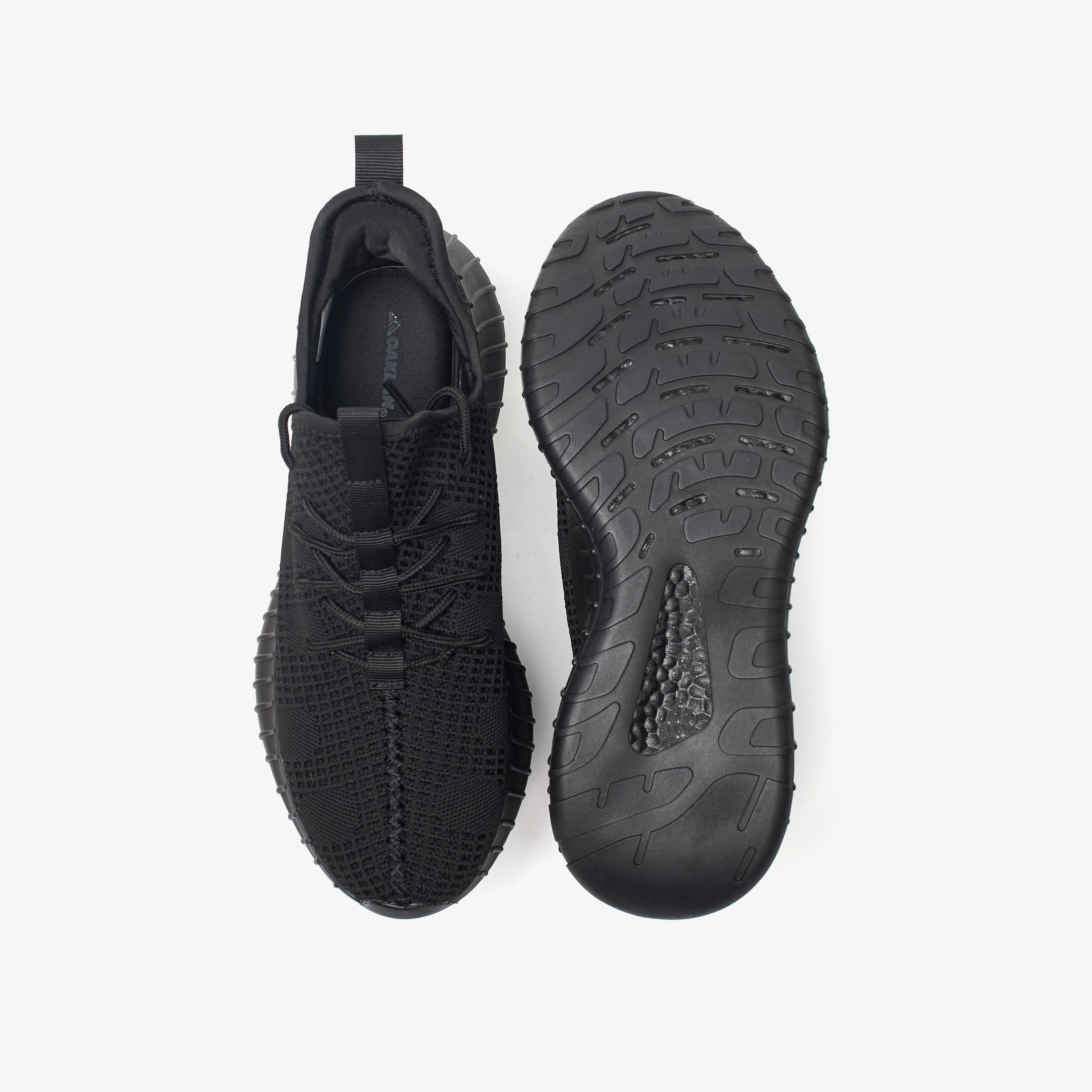 حذاء رياضي بارز الملمس برباط إغلاق من أوكلان من شو إكسبريس-sports-men-shoes-image-1