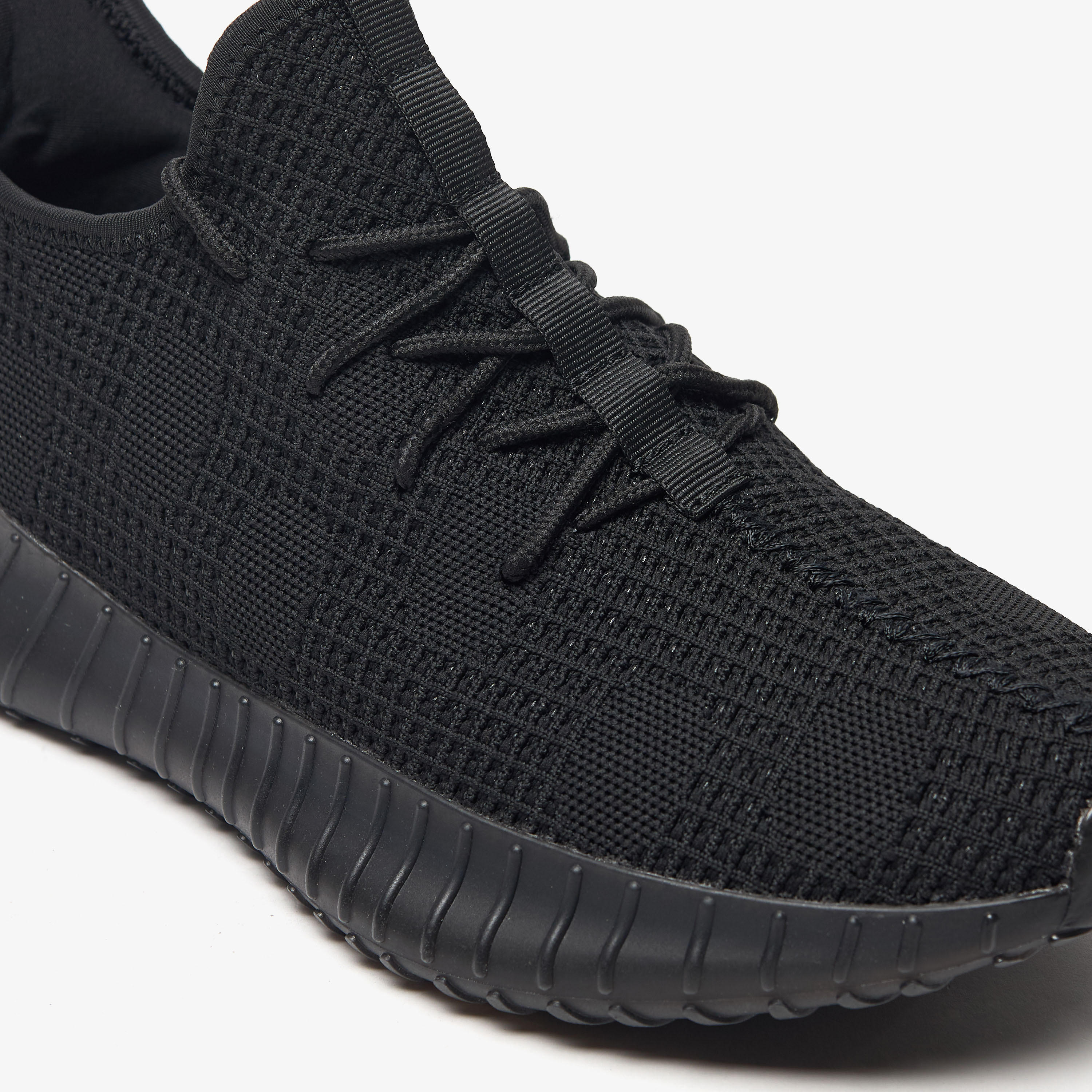 حذاء رياضي بارز الملمس برباط إغلاق من أوكلان من شو إكسبريس-sports-men-shoes-image-5