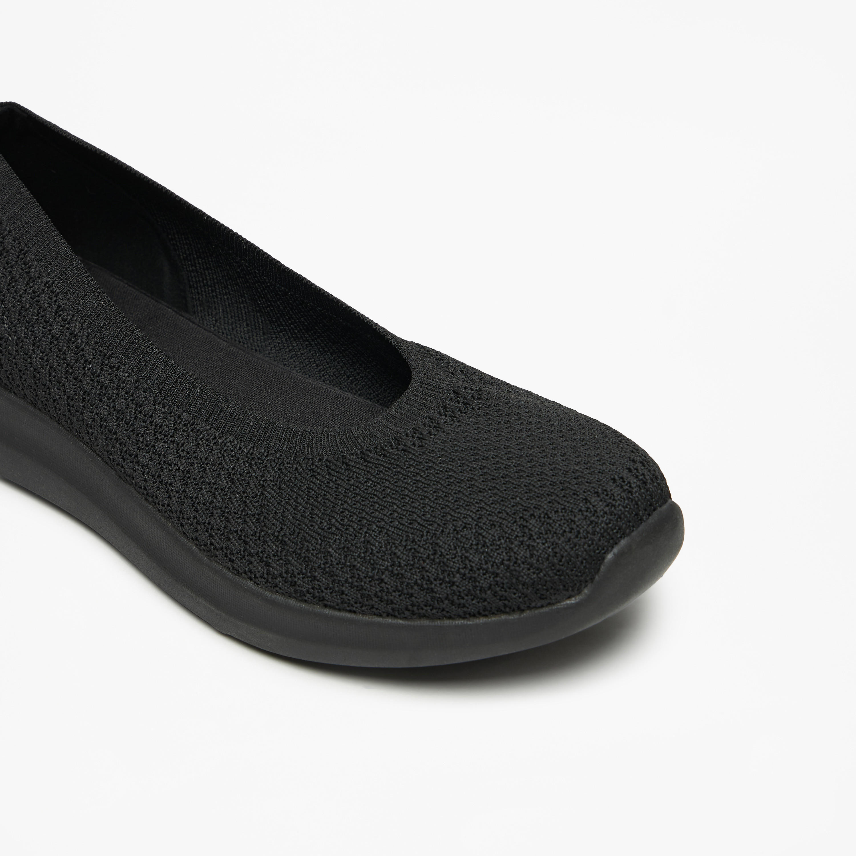 حذاء رياضي بارز الملمس وسهل الارتداء من داش-women-shoes-sneakers-image-20