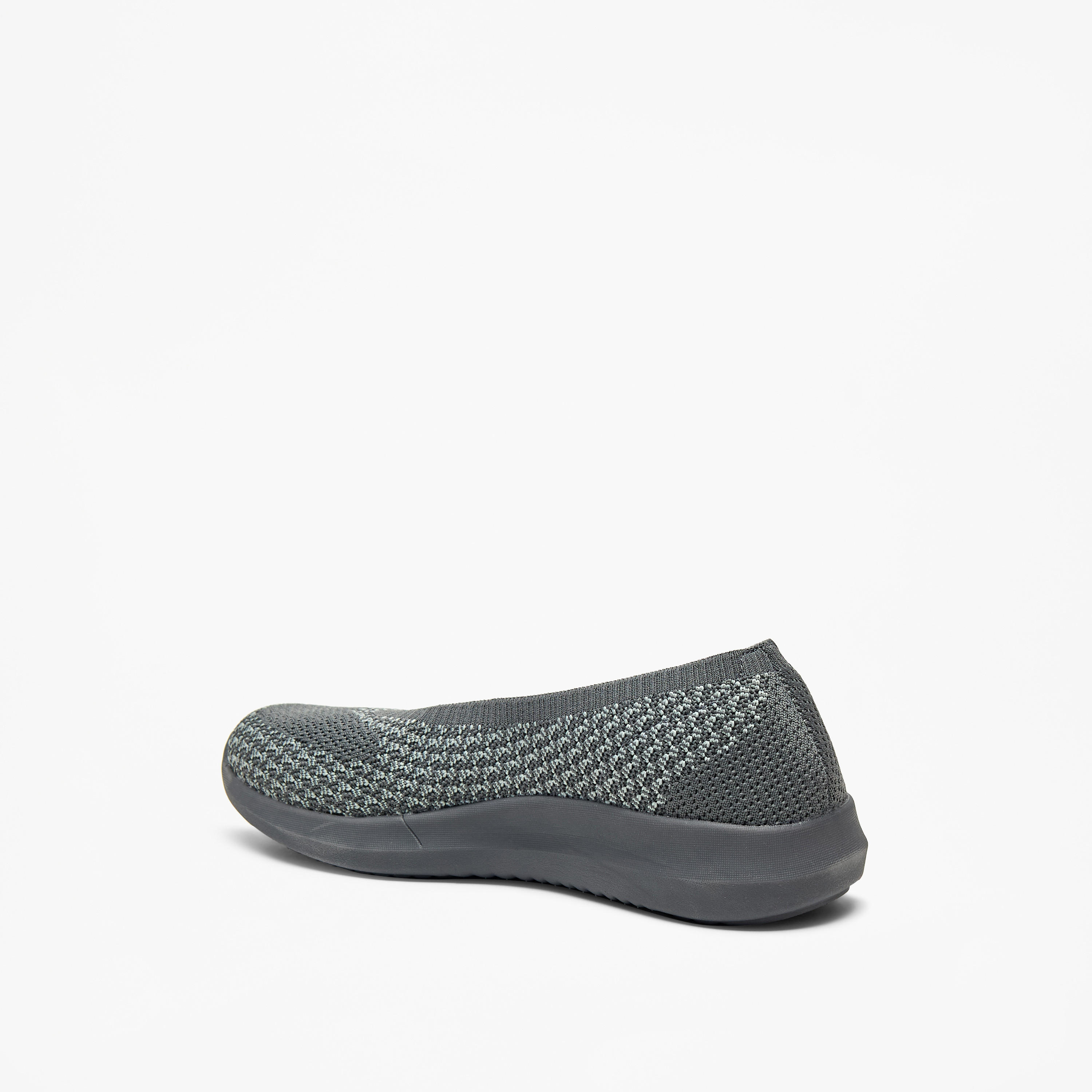 حذاء رياضي بارز الملمس وسهل الارتداء من داش-women-shoes-sneakers-image-12