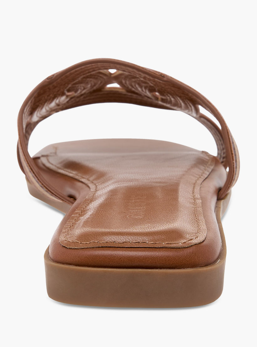 صندل سهل الارتداء بتفاصيل درزات للنساء من سيليست-women-shoes-flats-sandals-image-5