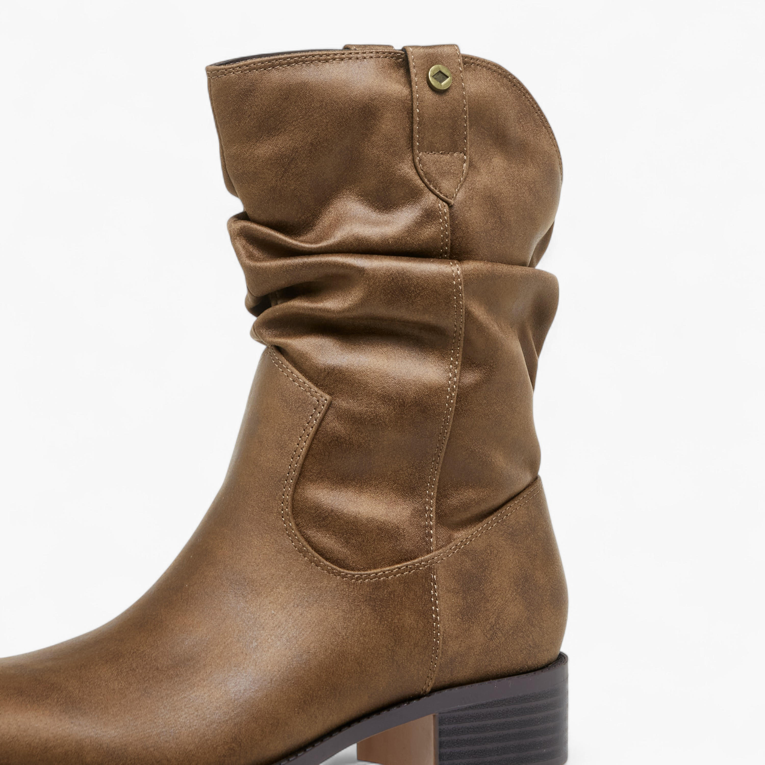 بوت سادة بطول الكاحل مع كعب سميك للنساء من لي كوبر-women-shoes-boots-image-2