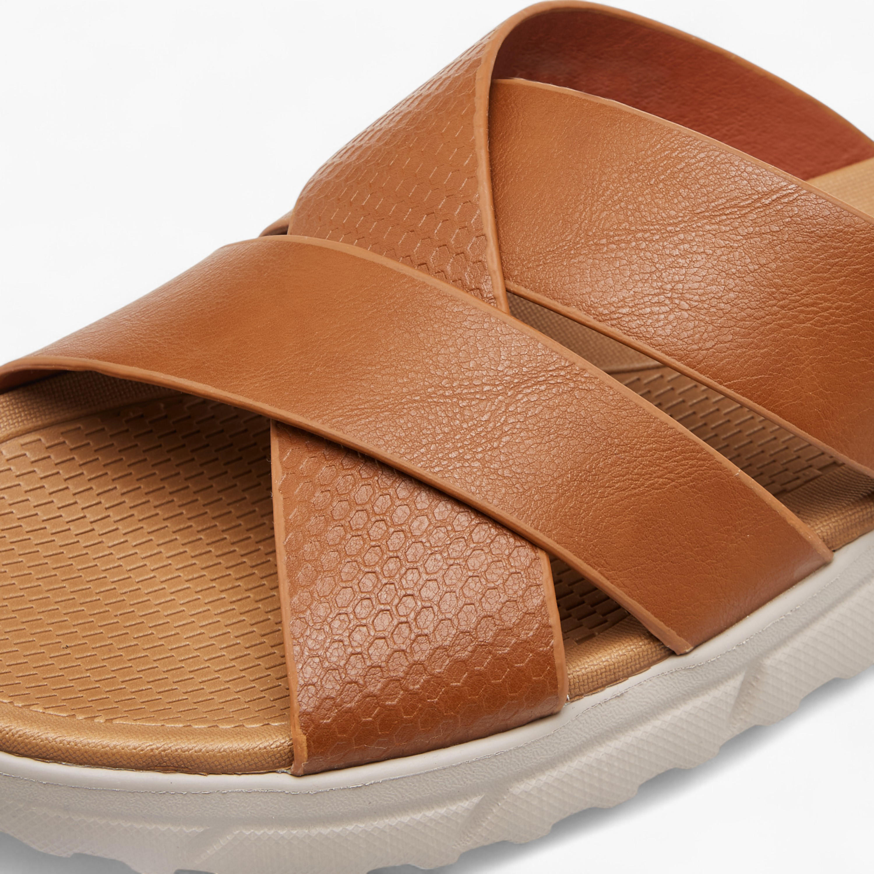 صندل سهل الارتداء بأحزمة متقاطعة من لو كونفورت-men-shoes-sandals-image-4