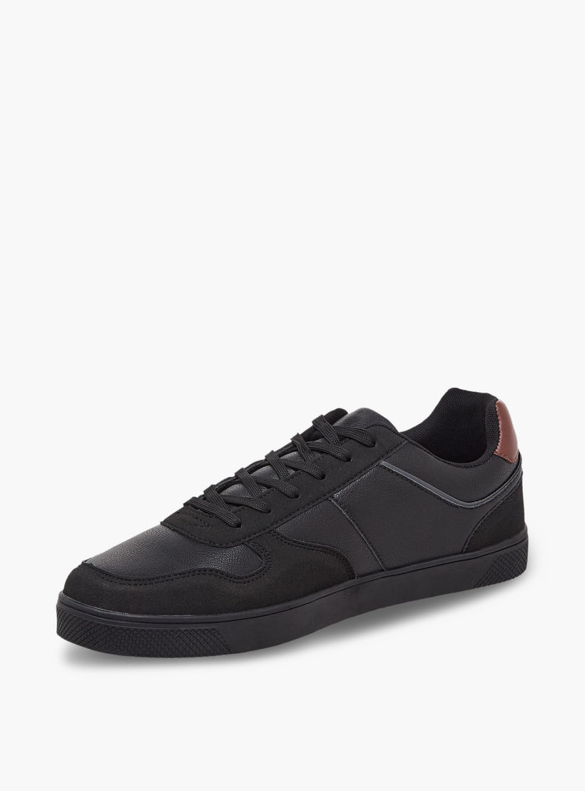 حذاء سنيكرز بطول الكاحل ورباط إإلاق للرجال من إل بي إل من شو إكسبريس-men-shoes-sneakers-image-4