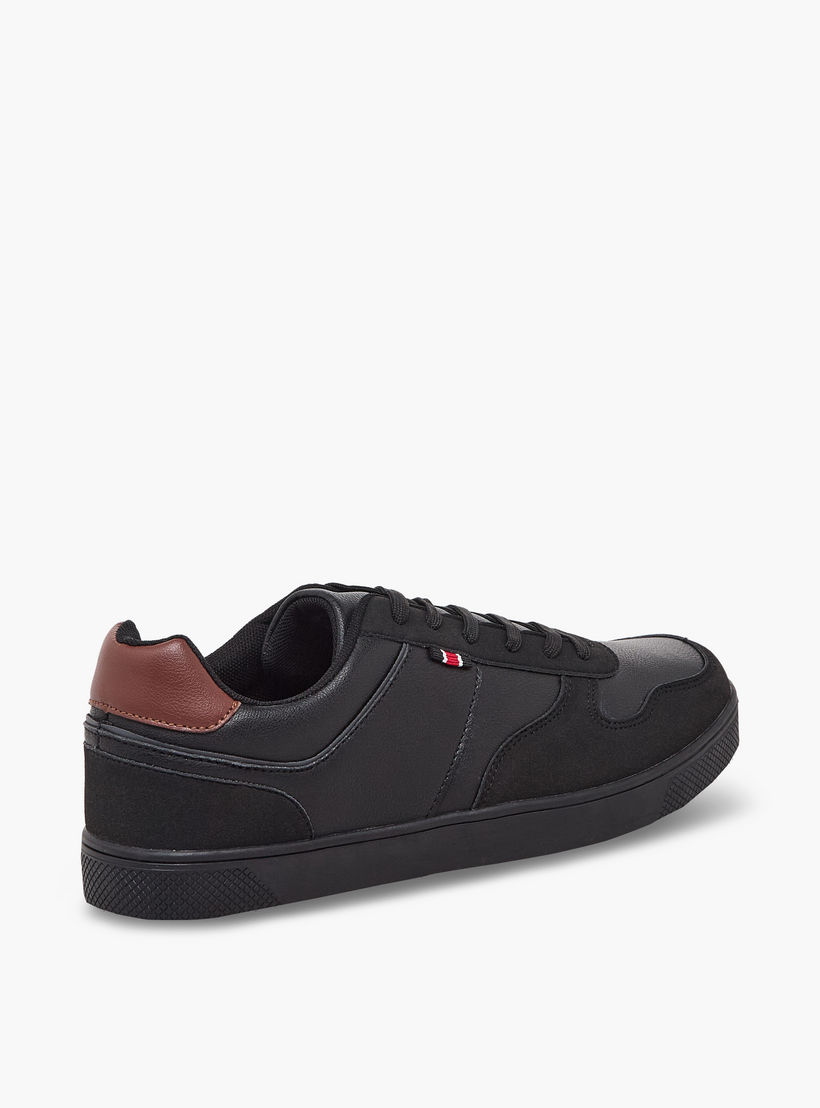 حذاء سنيكرز بطول الكاحل ورباط إإلاق للرجال من إل بي إل من شو إكسبريس-men-shoes-sneakers-image-6