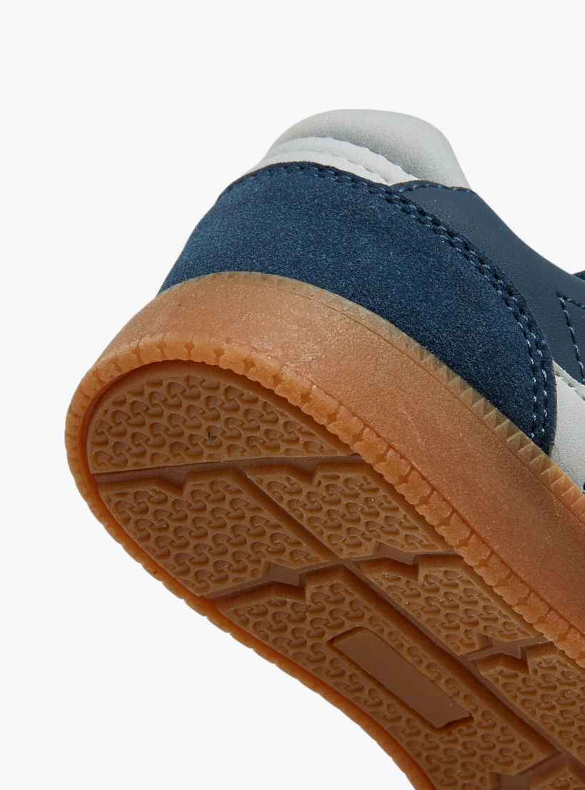 حذاء سنيكرز بألواح وشريط إغلاق لاصق للأولاد من لي كوبر-boys-shoes-schoolshoes-image-5