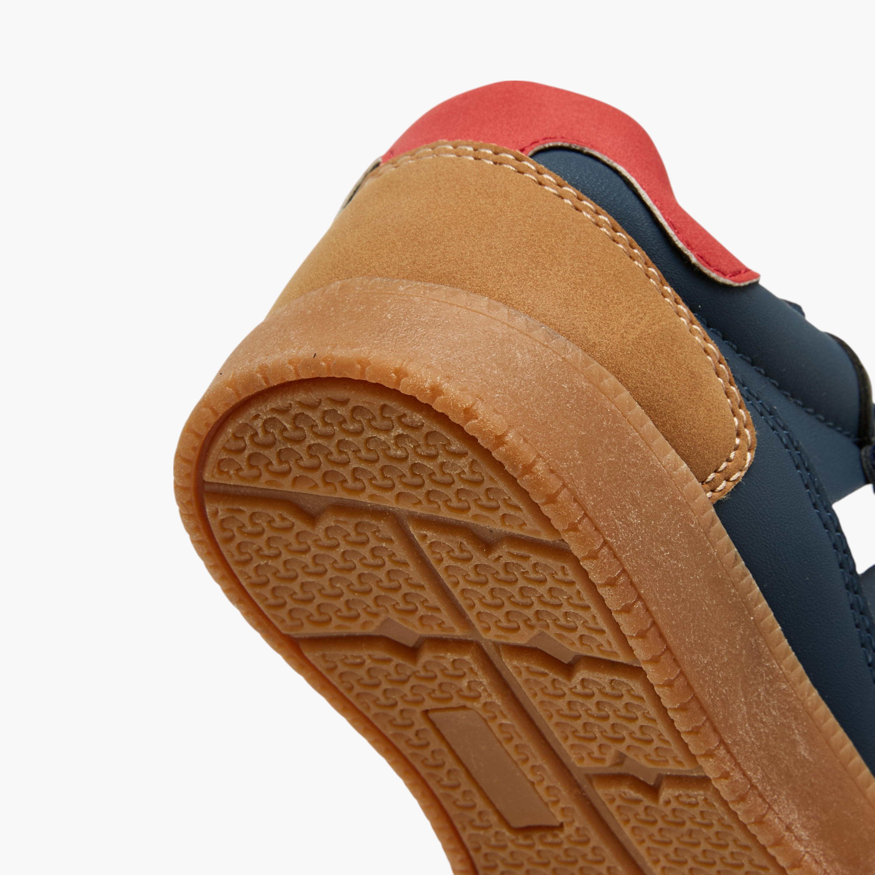 Lee Cooper Boys' Panelled Sneakers with Hook and Loop Closure-boys-shoes-sneakers-image-5