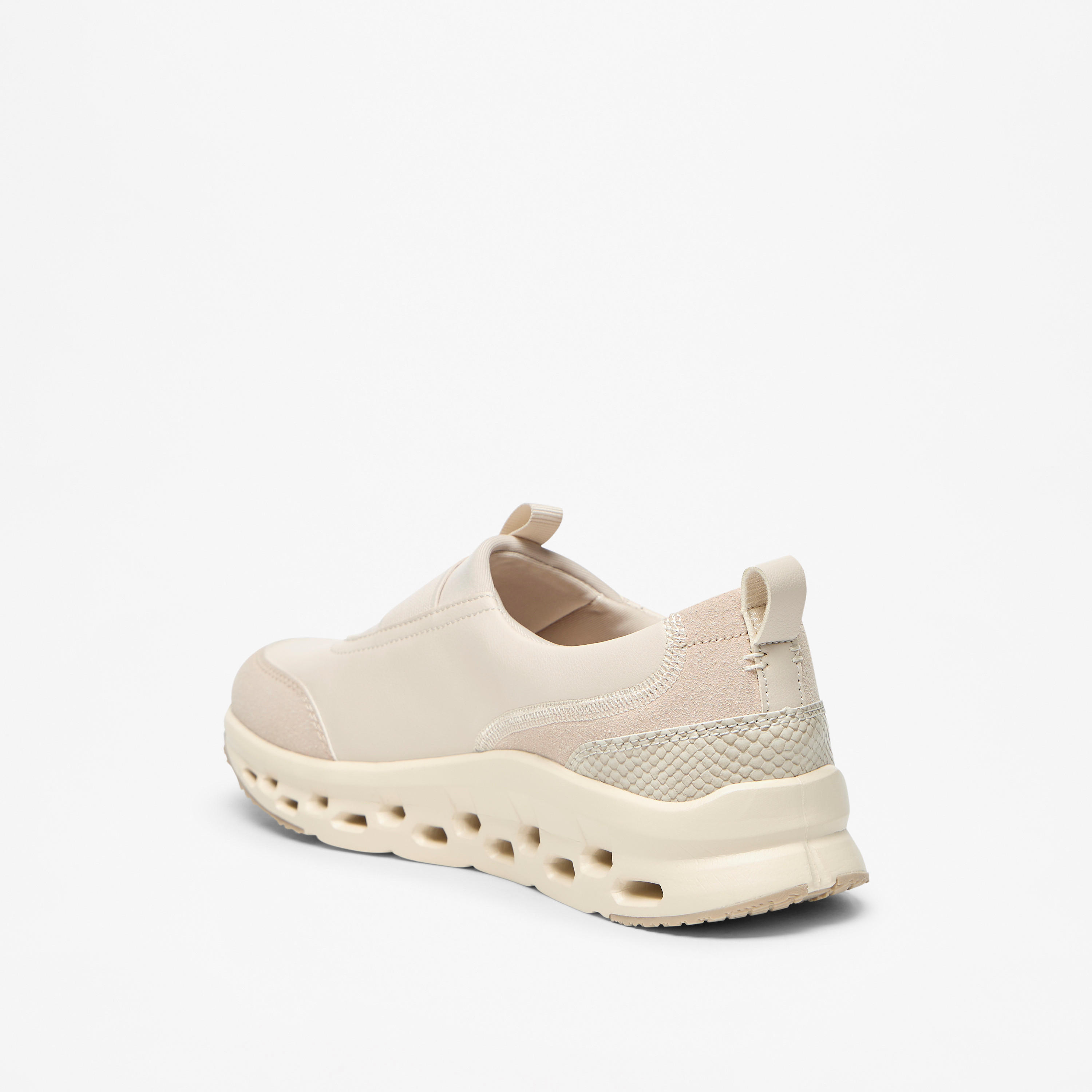 حذاء سنيكرز بلون واحد سهل الارتداء بكاحل منخفض للنساء من لي كوبر-women-shoes-sneakers-image-7