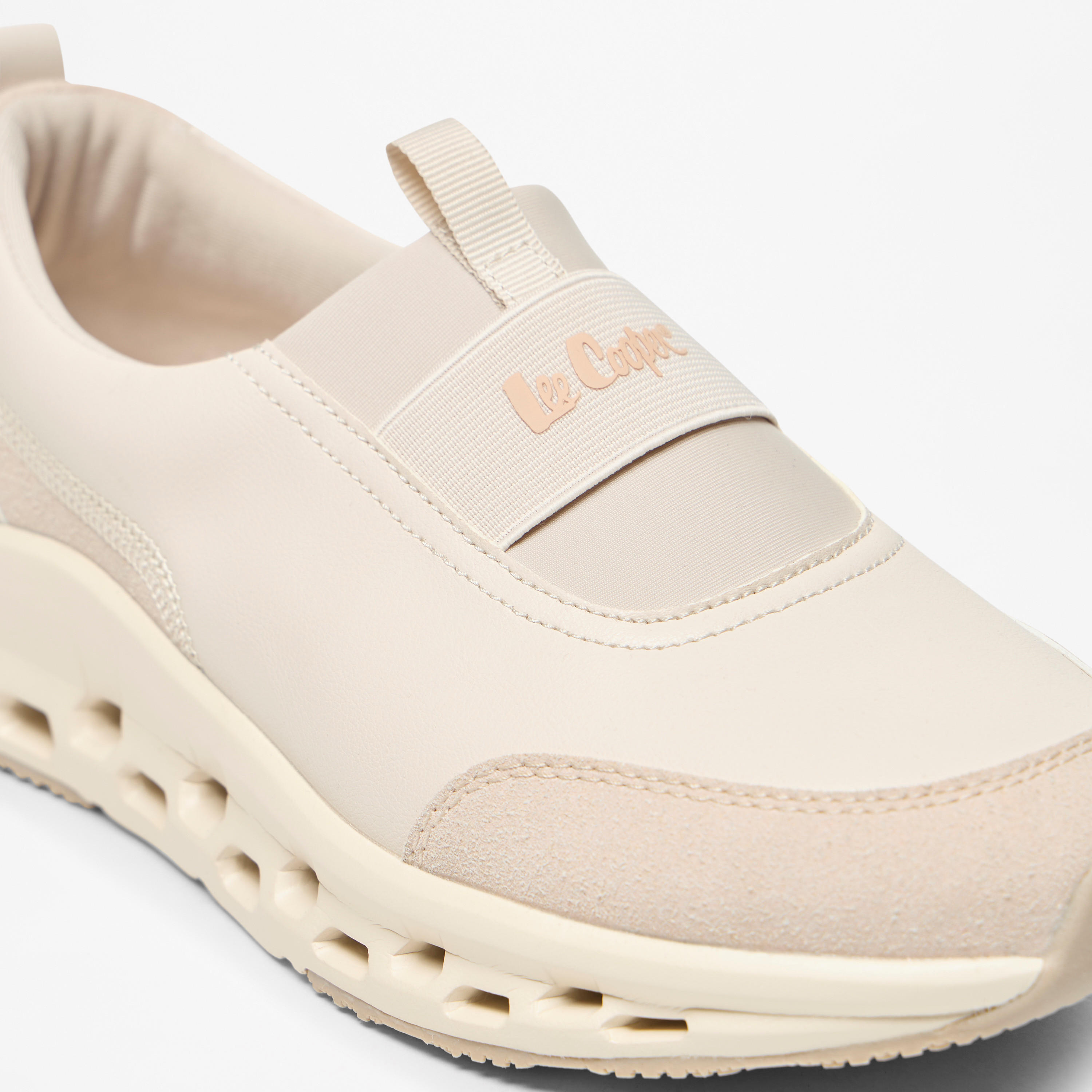 حذاء سنيكرز بلون واحد سهل الارتداء بكاحل منخفض للنساء من لي كوبر-women-shoes-sneakers-image-10