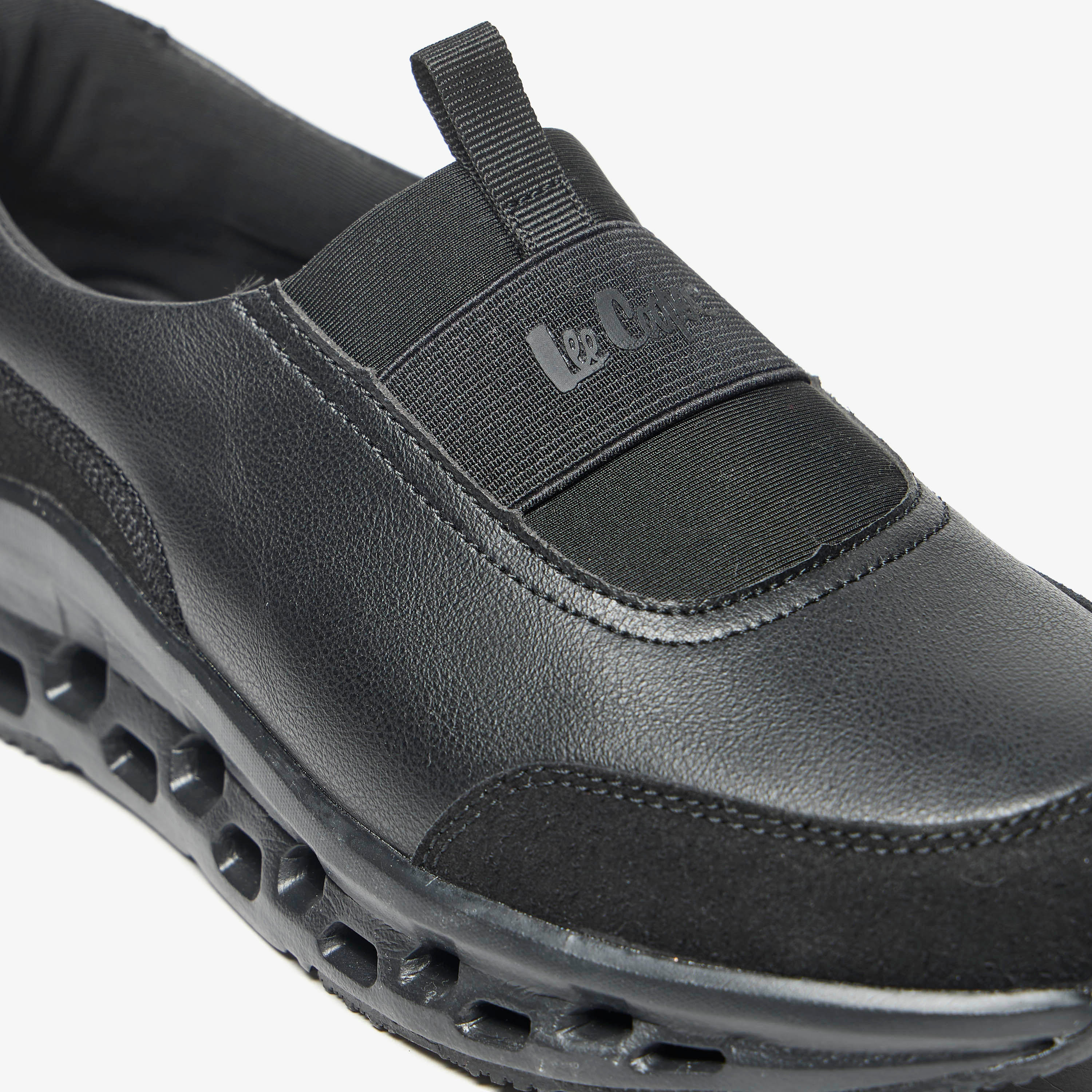 حذاء سنيكرز بلون واحد سهل الارتداء بكاحل منخفض للنساء من لي كوبر-women-shoes-sneakers-image-5
