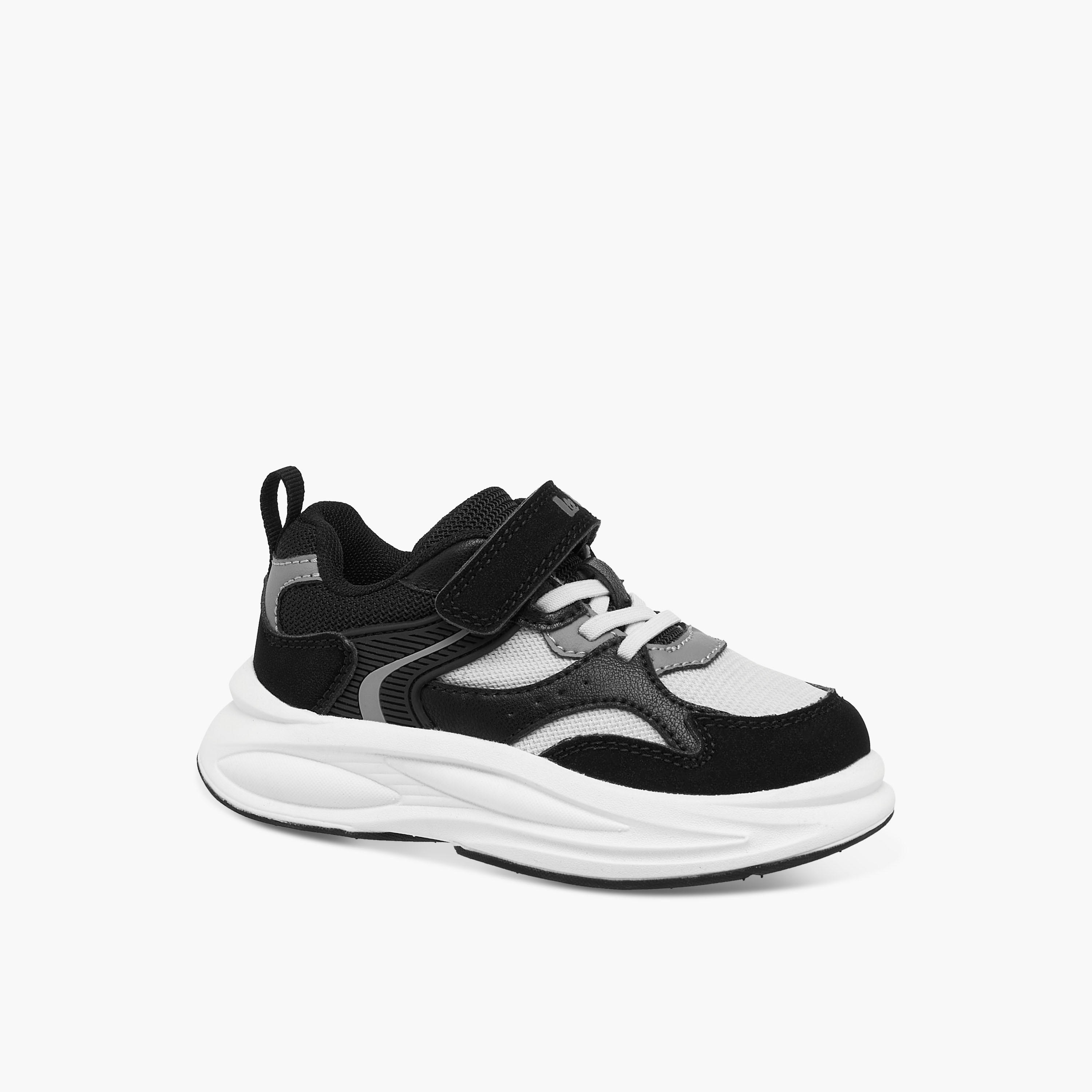 حذاء سنيكرز بألواح وشريط إغلاق لاصق للأولاد من لي كوبر-boys-shoes-sneakers-image-2
