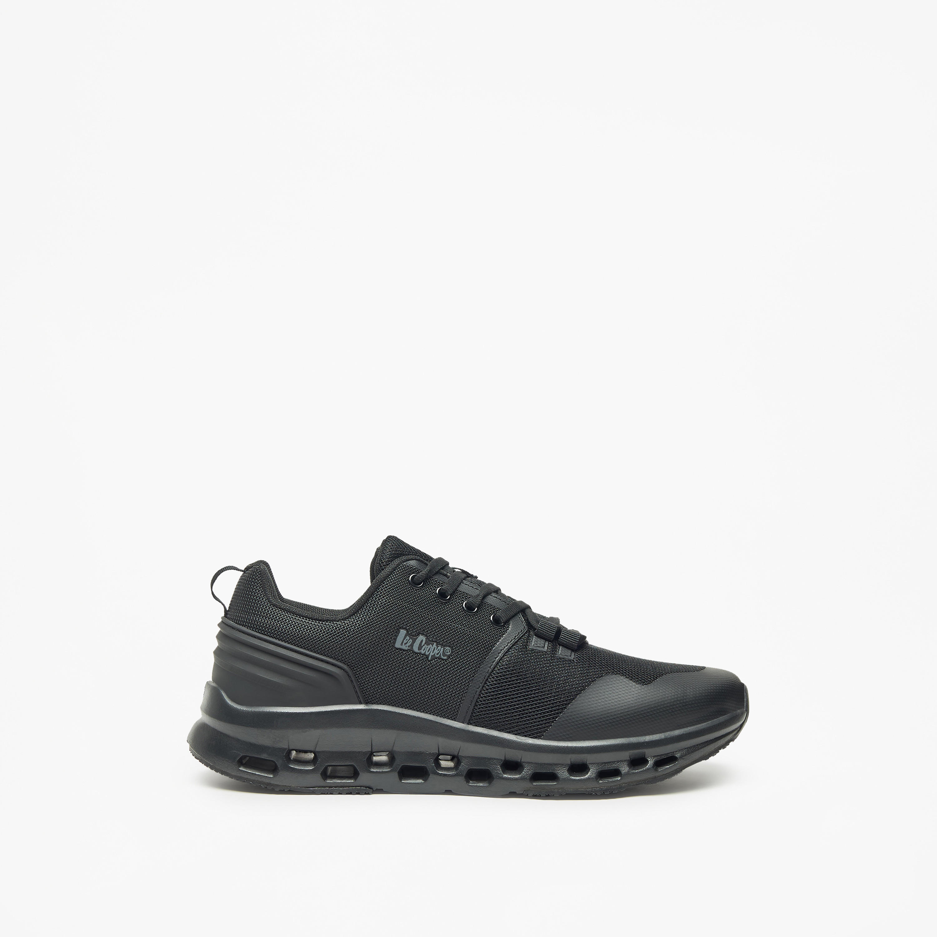 حذاء سنيكرز سادة بكاحل منخفض ورباط إغلاق للرجال من لي كوبر-men-shoes-sneakers-image-3