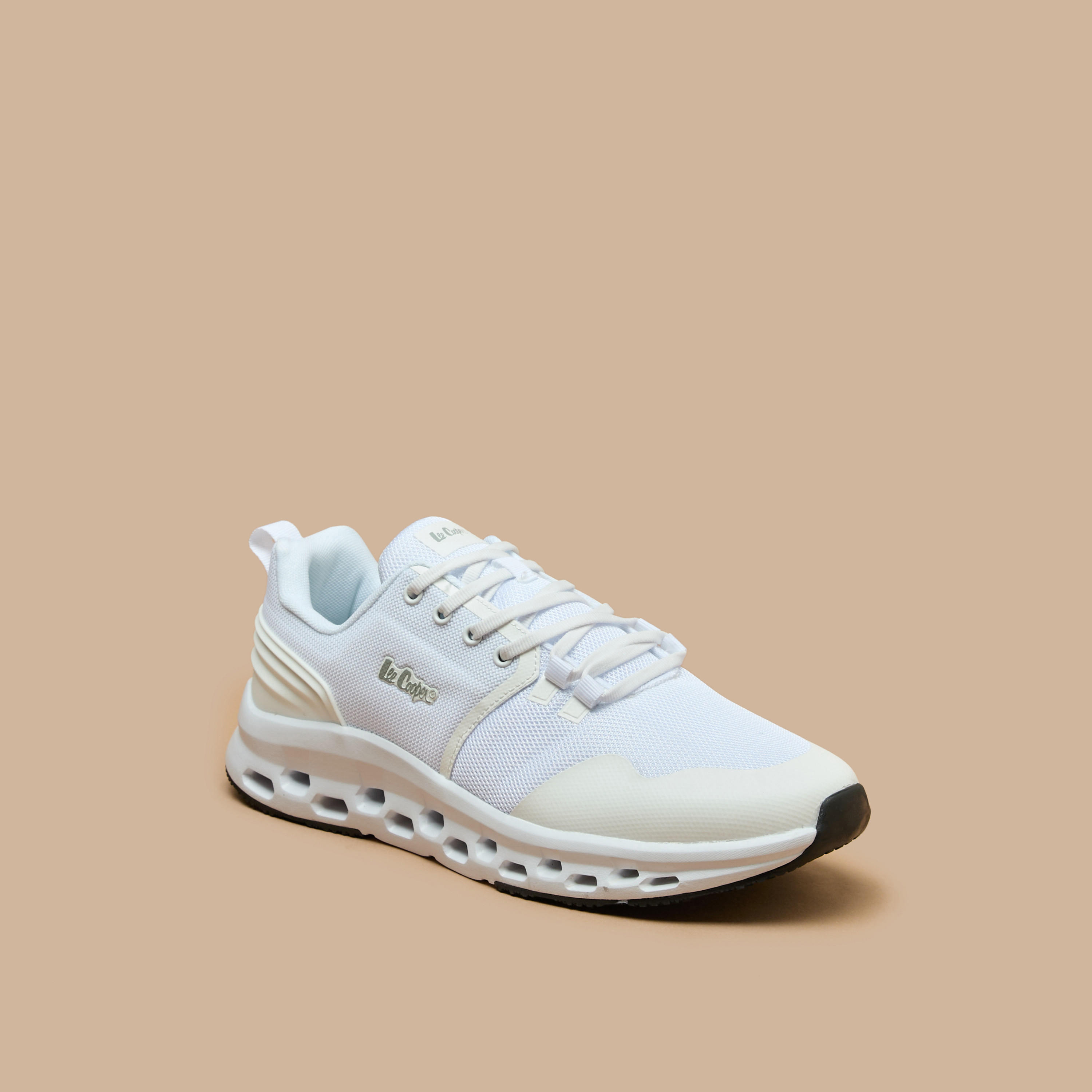 حذاء سنيكرز سادة بكاحل منخفض ورباط إغلاق للرجال من لي كوبر-men-shoes-sneakers-image-1