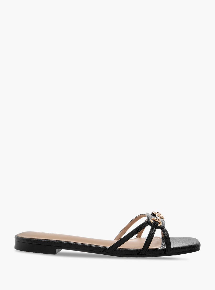 صندل مسطّح سهل الارتداء بزينة معدنية من فلورا بيلا-women-shoes-flats-sandals-image-3
