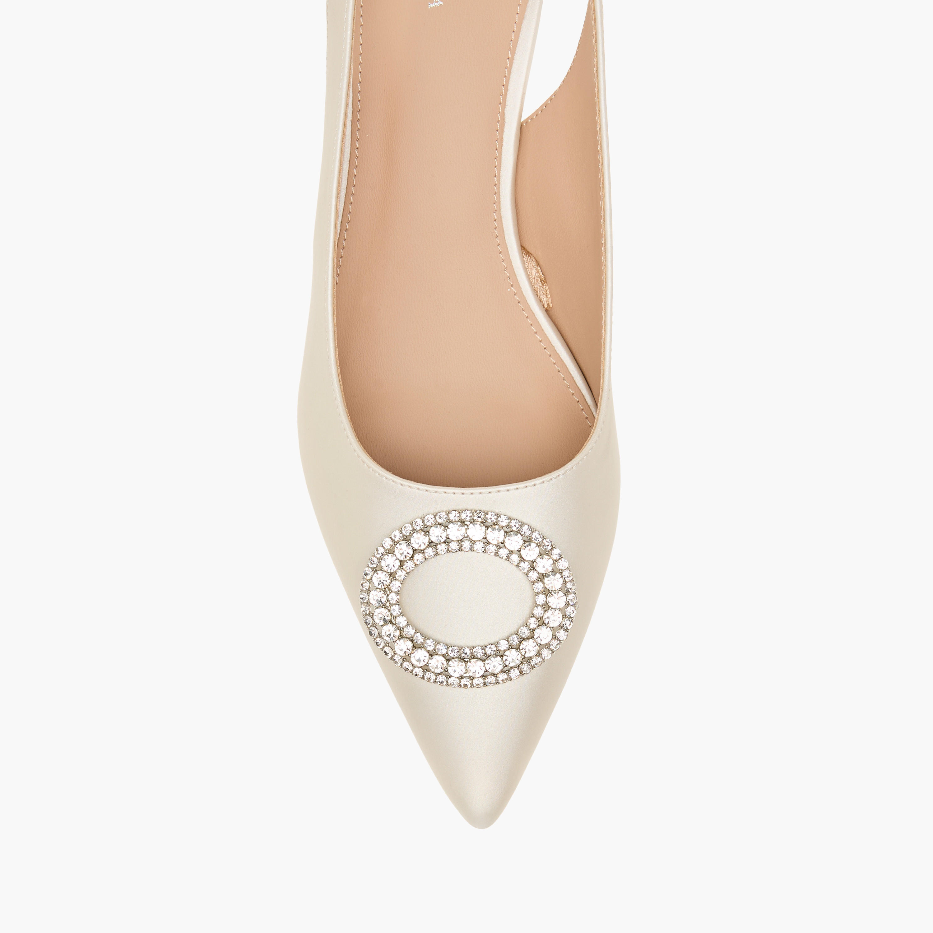 حذاء مزين بحزام خلفي وكعب صغير وإبزيم إغلاق من فلورا بيلا-women-shoes-heels-image-4