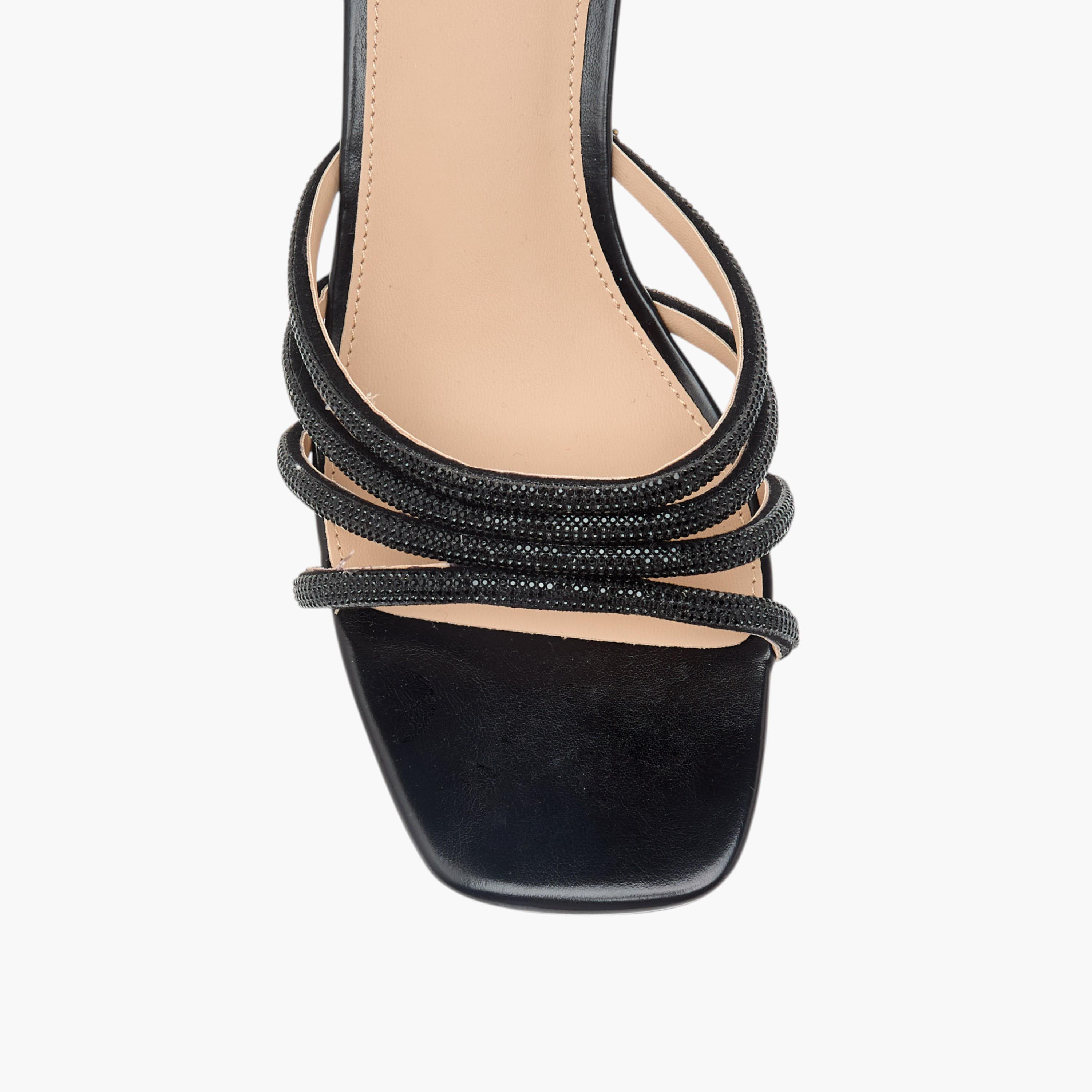 صندل مزيّن سهل الارتداء بكعب صغير من فلورا بيلا-women-shoes-sandals-heeled-image-4