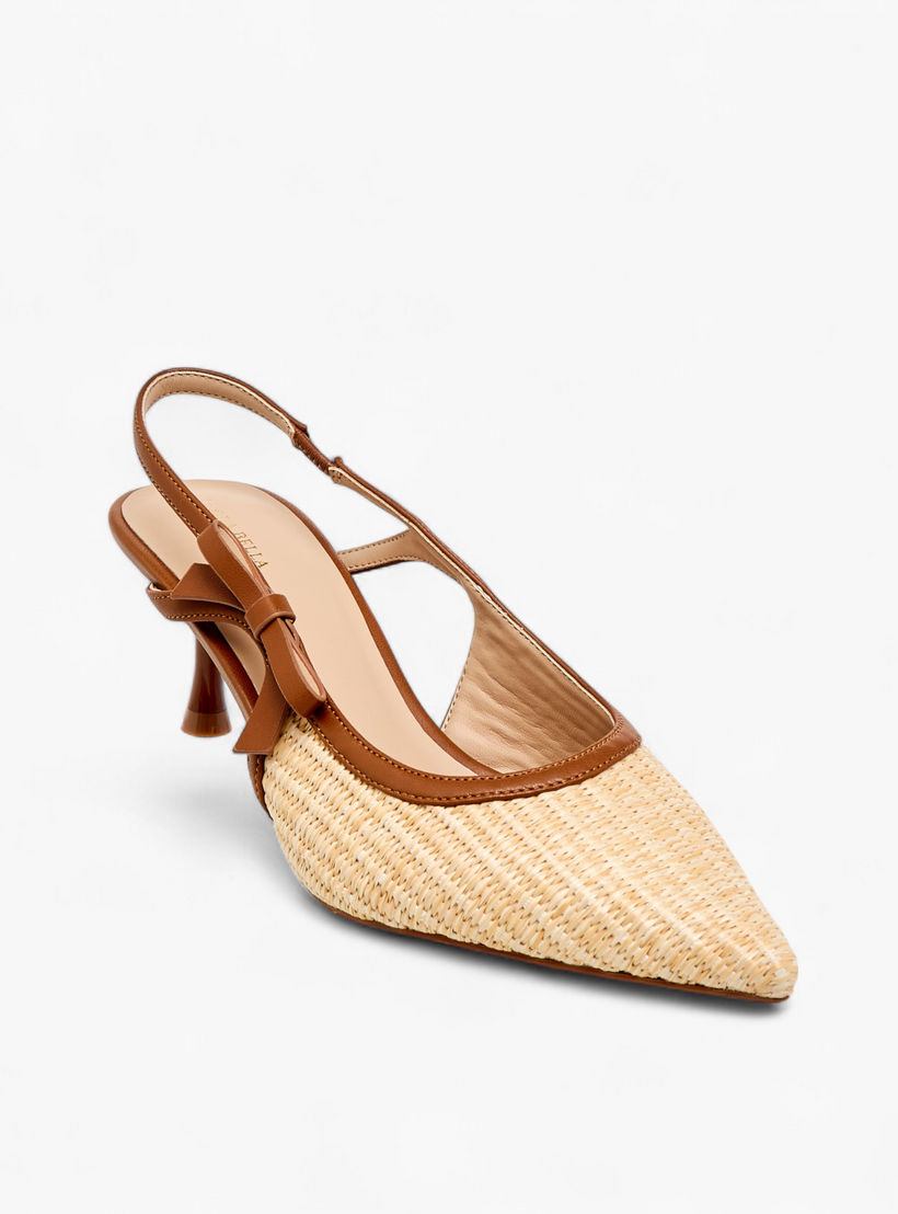 حذاء بارز الملمس بمقدمة مدببة وكعب وحزام خلفي من فلورا بيلا-women-shoes-heels-image-2